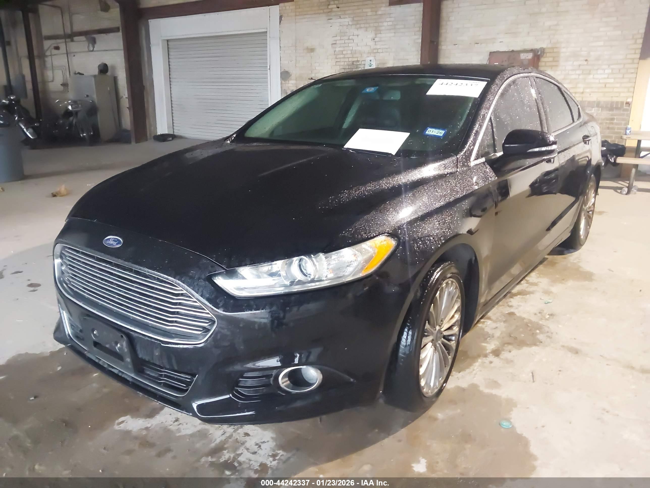 FORD FUSION image 2