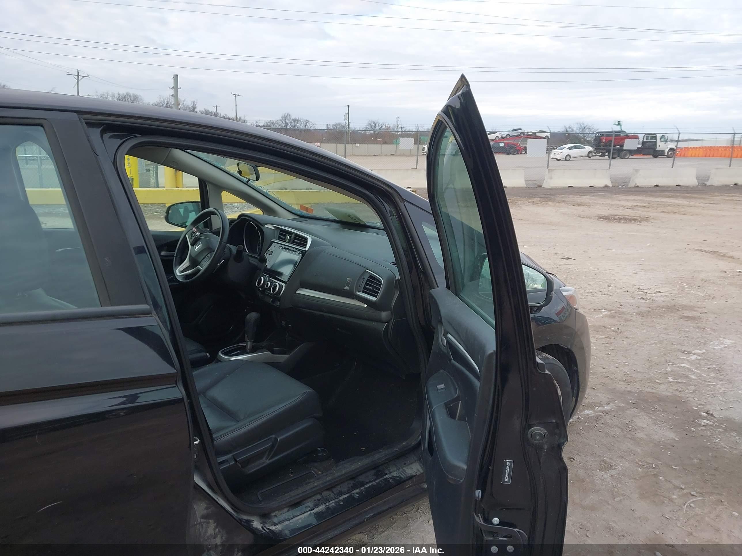 HONDA FIT image 5