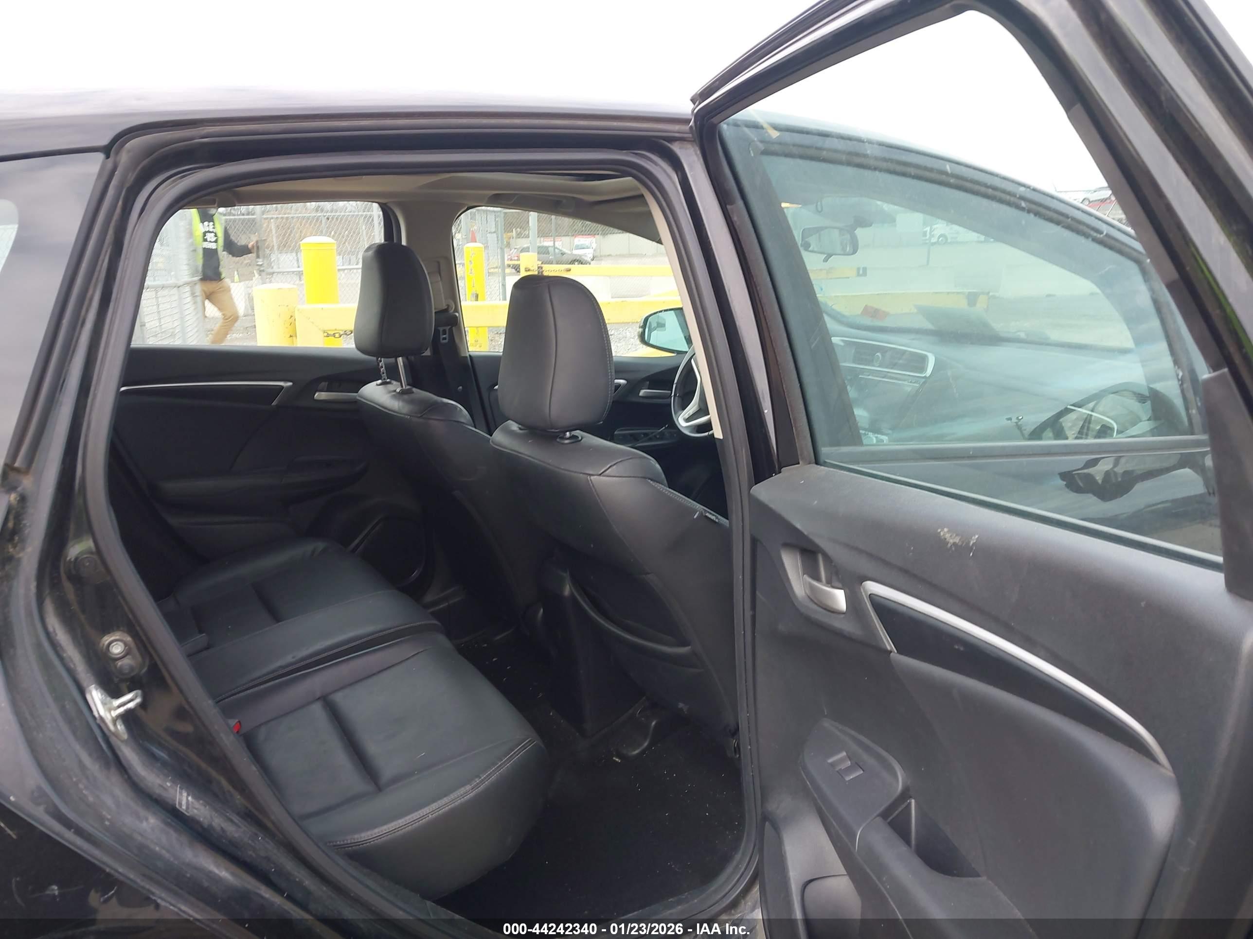 HONDA FIT image 8