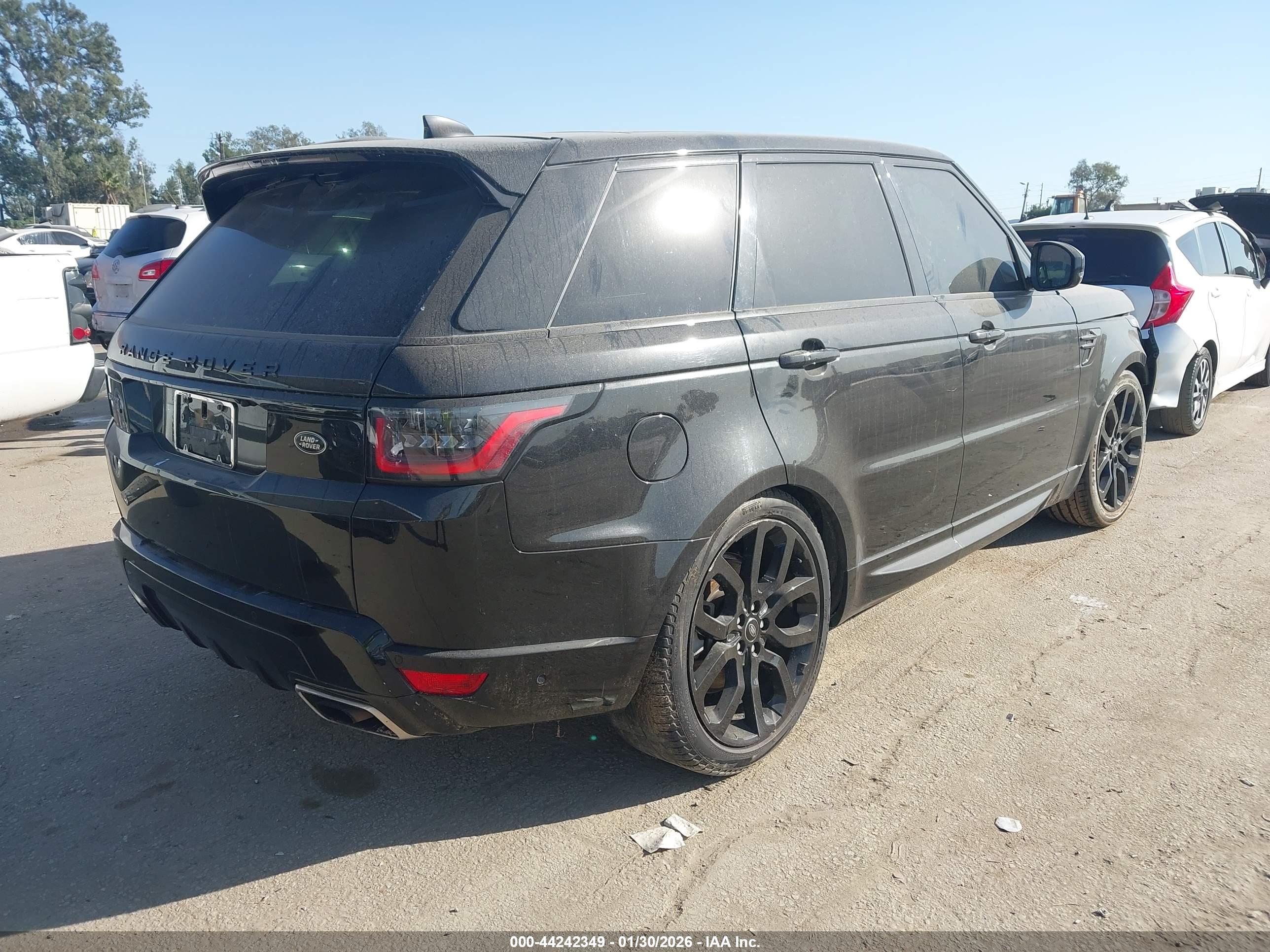LAND ROVER image 4