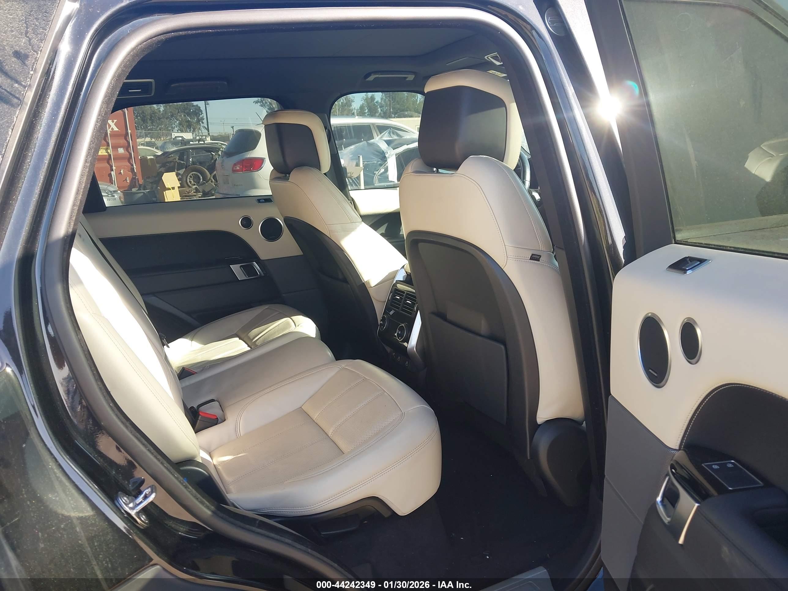 LAND ROVER image 8