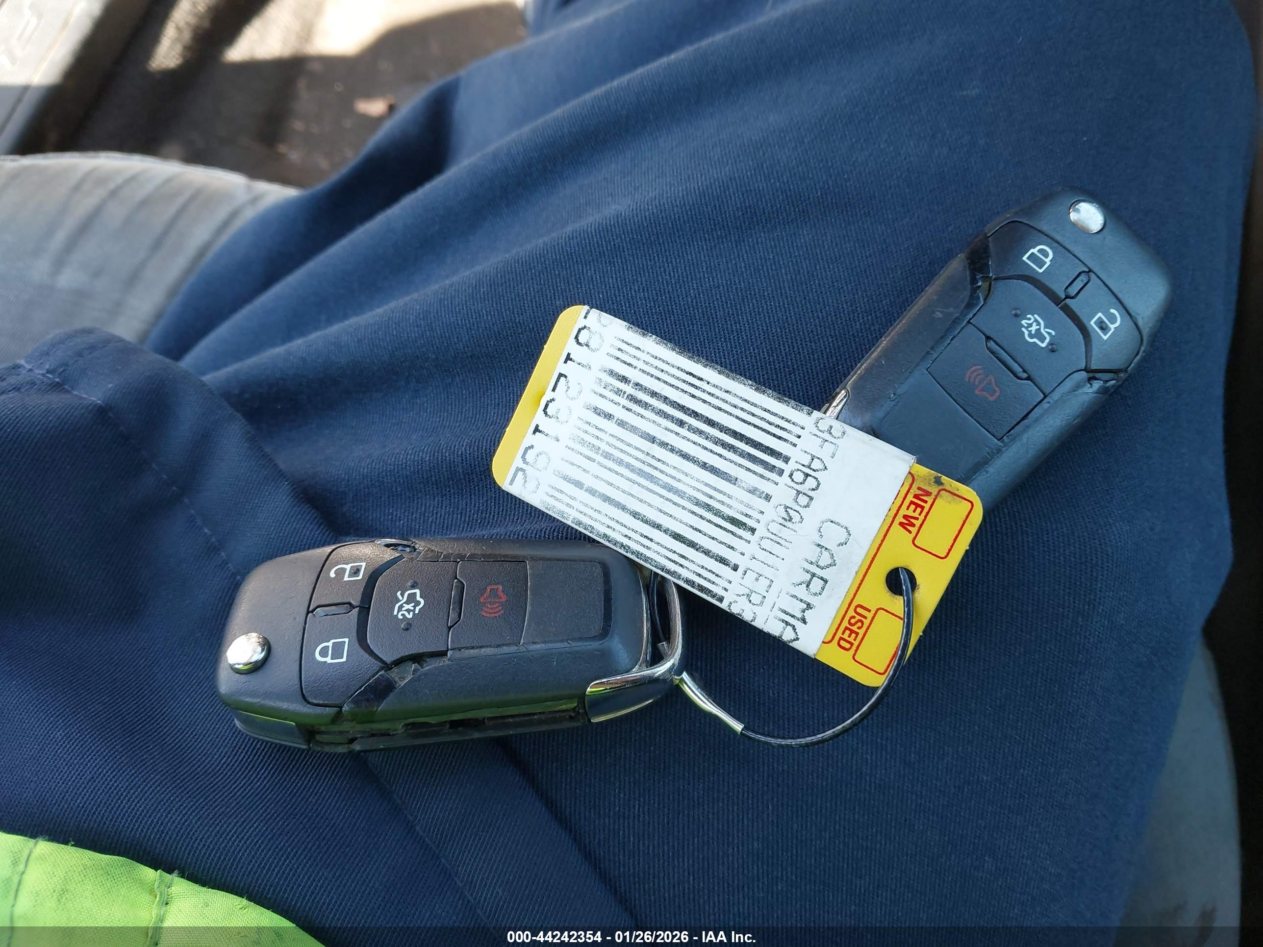 FORD FUSION image 11