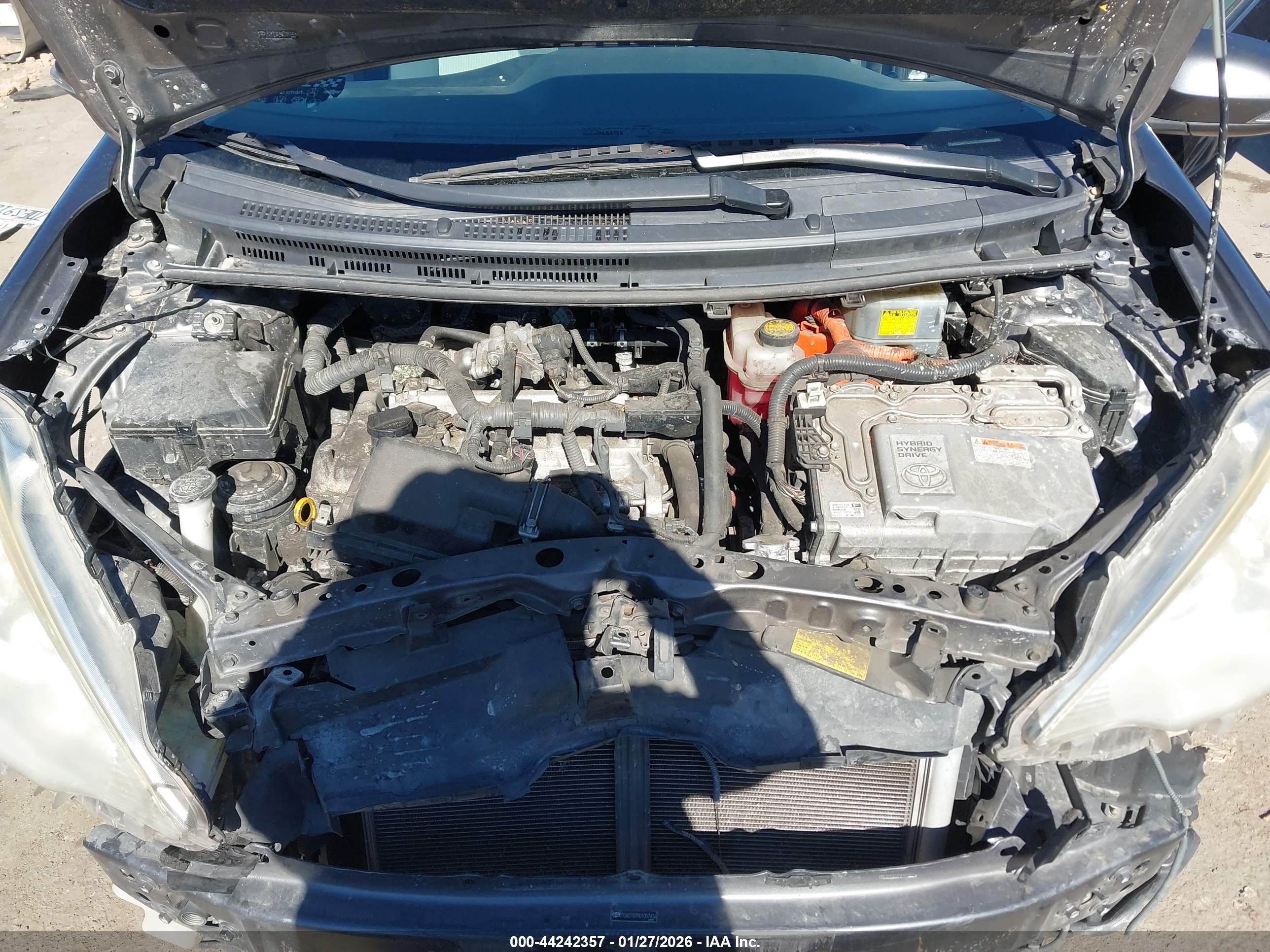 TOYOTA PRIUS image 10