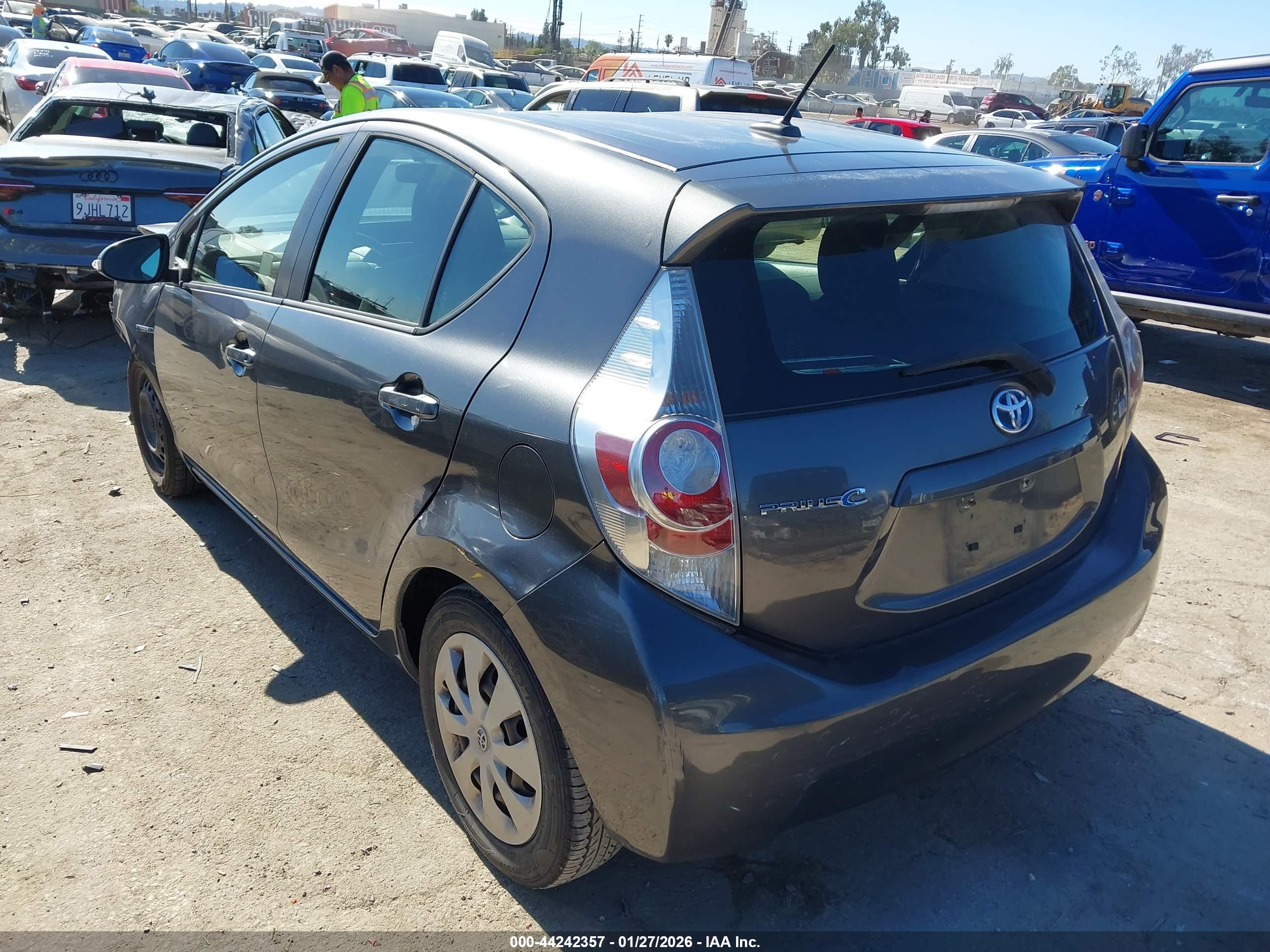 TOYOTA PRIUS image 3