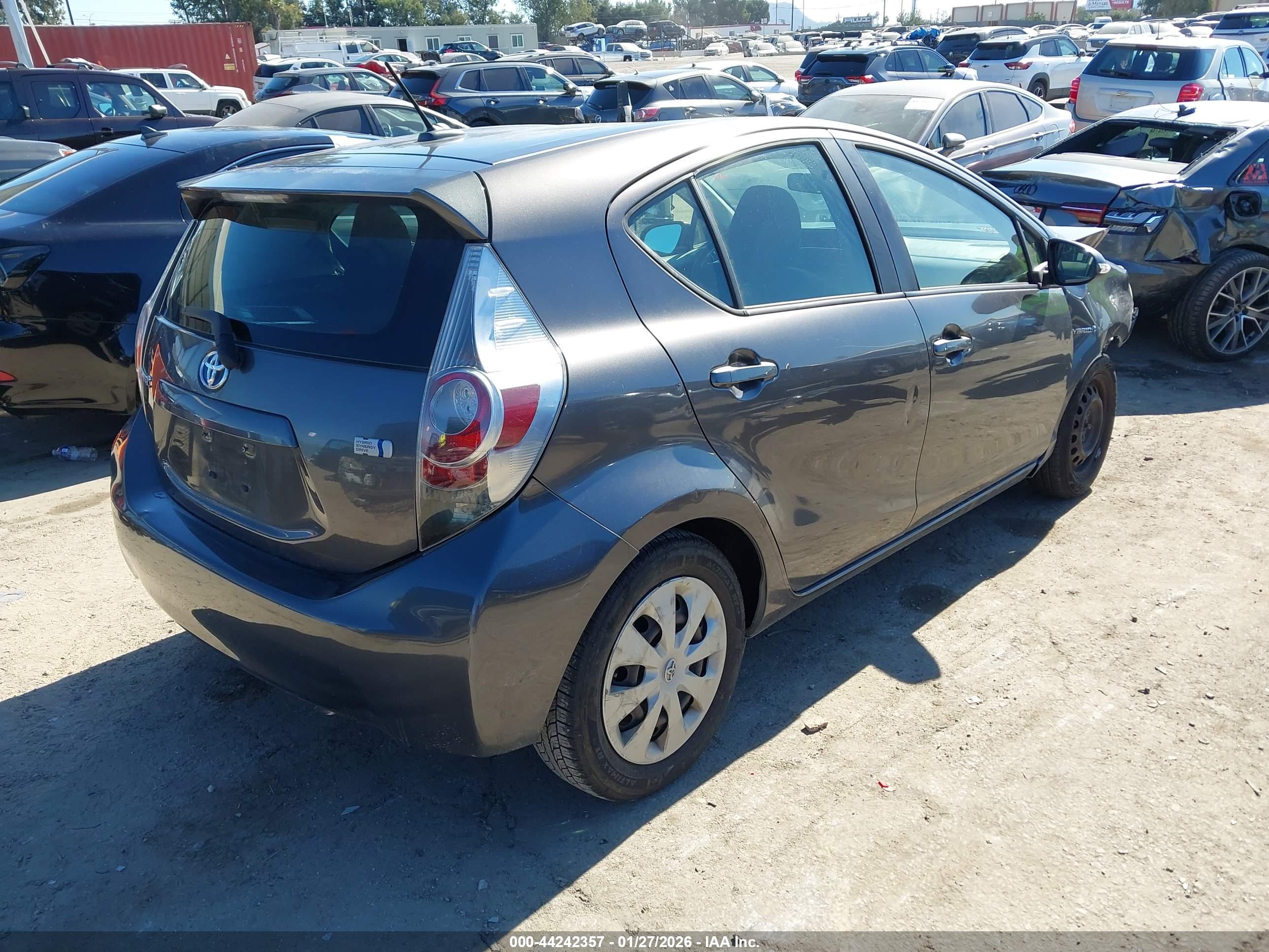 TOYOTA PRIUS image 4