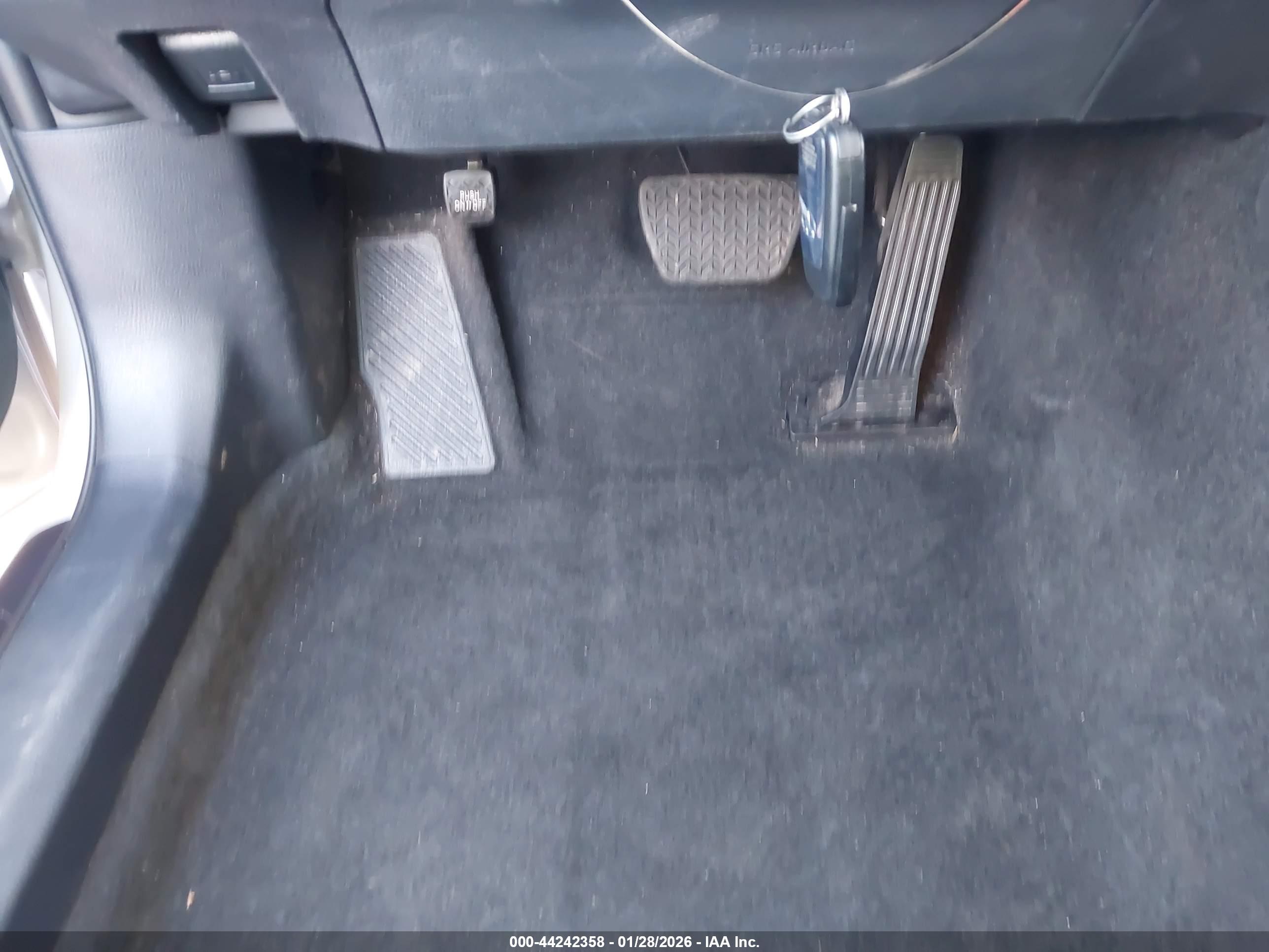 TOYOTA CAMRY image 11