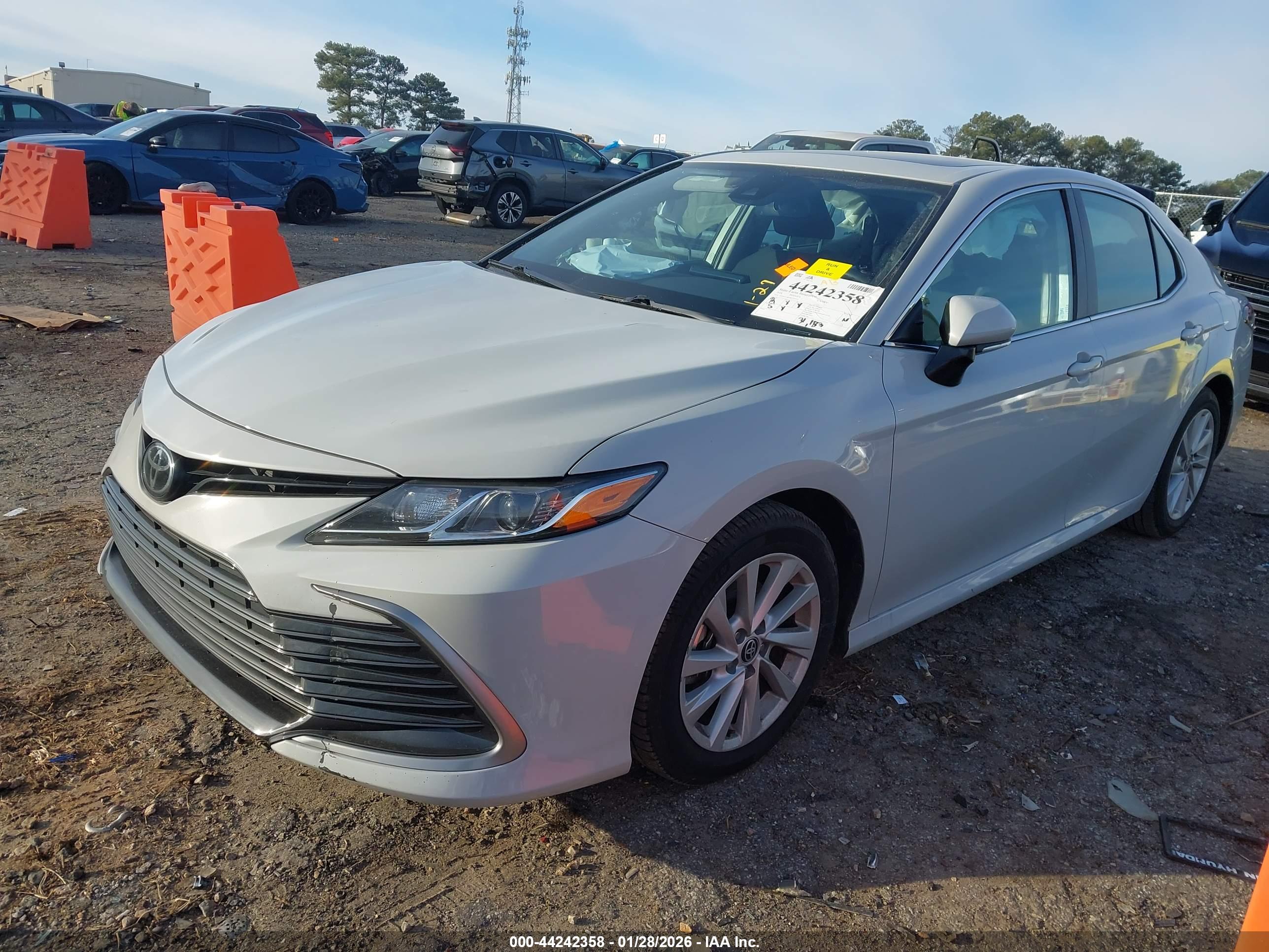 TOYOTA CAMRY image 2