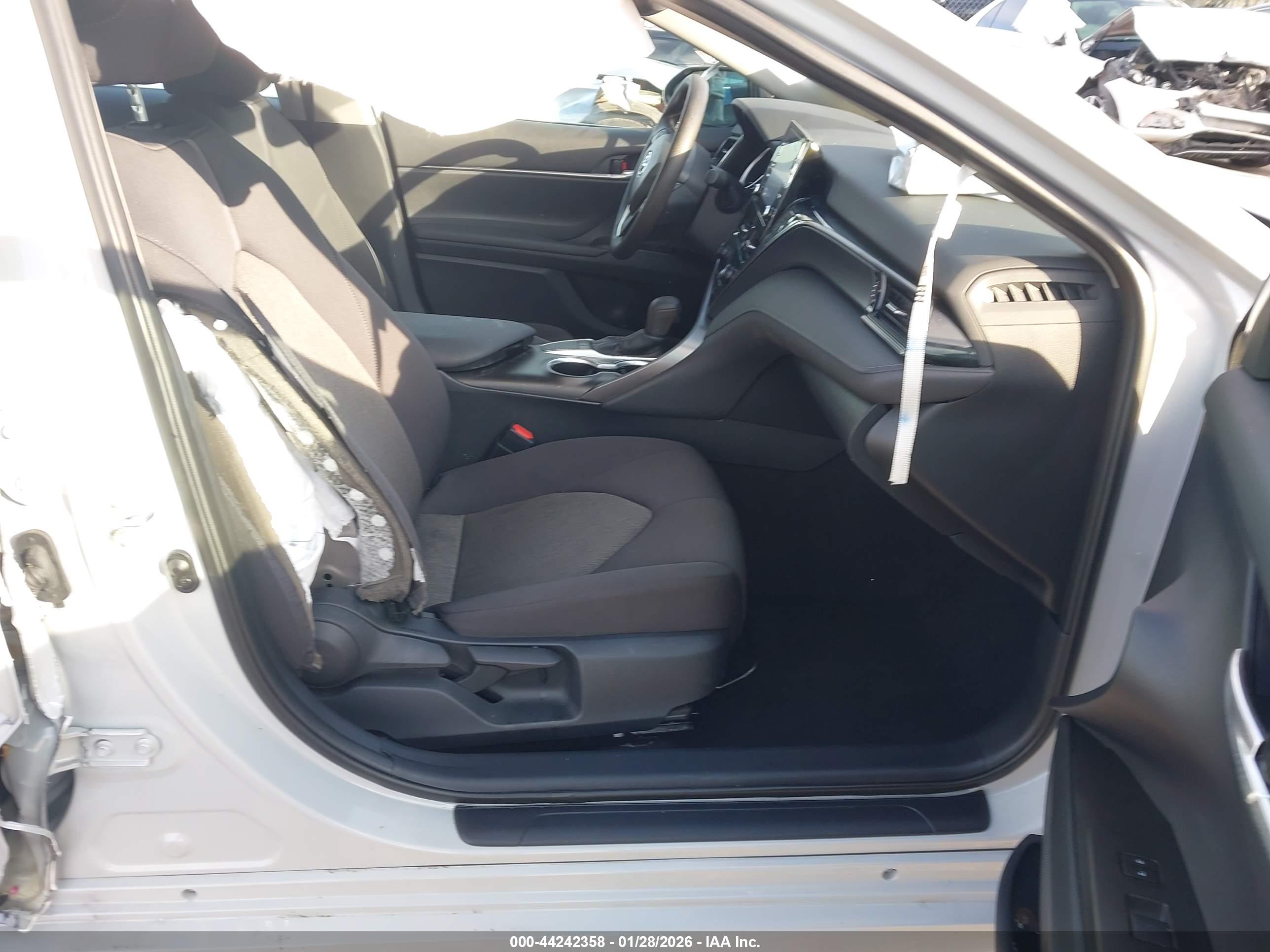 TOYOTA CAMRY image 5