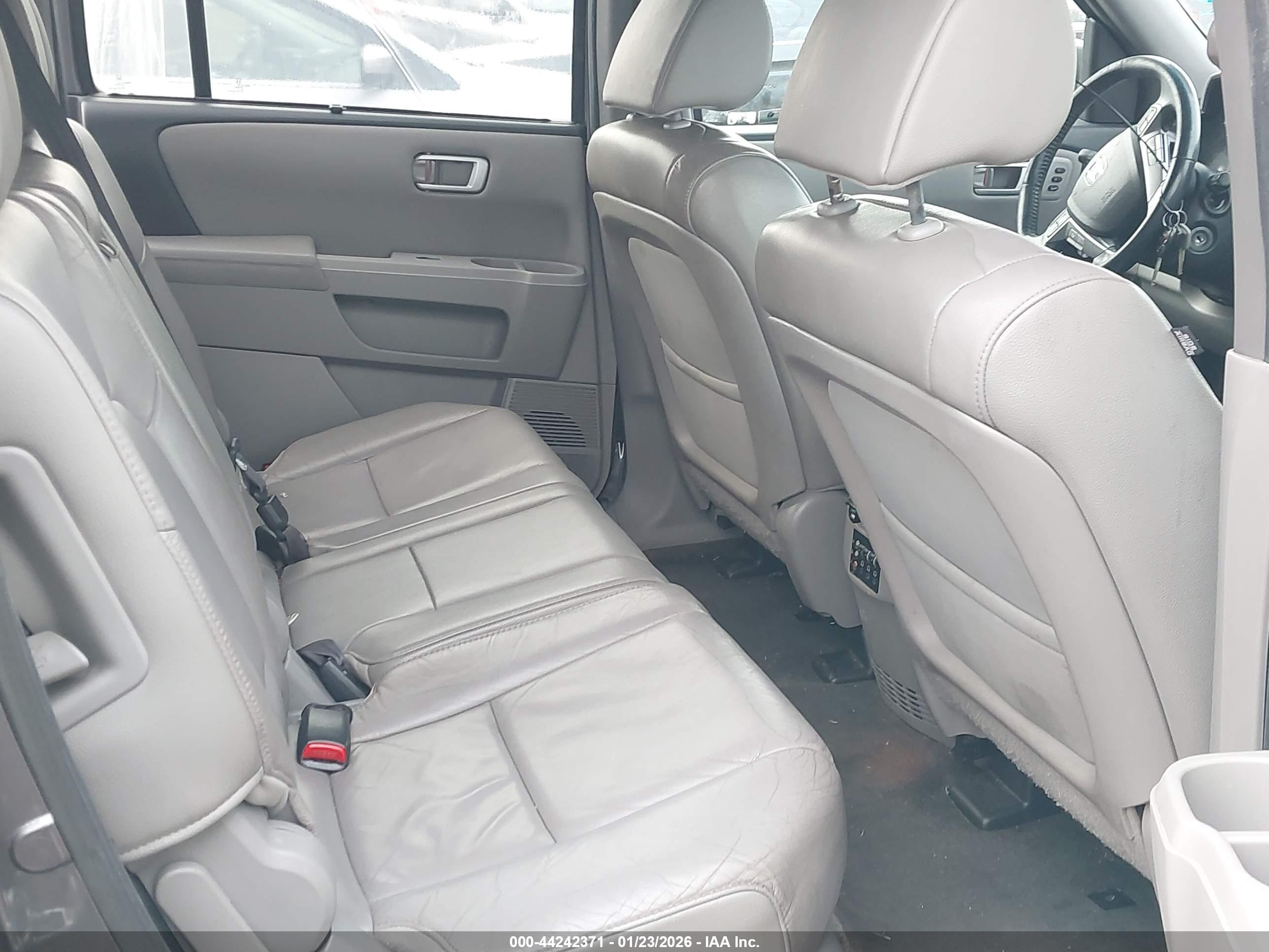 HONDA PILOT image 8