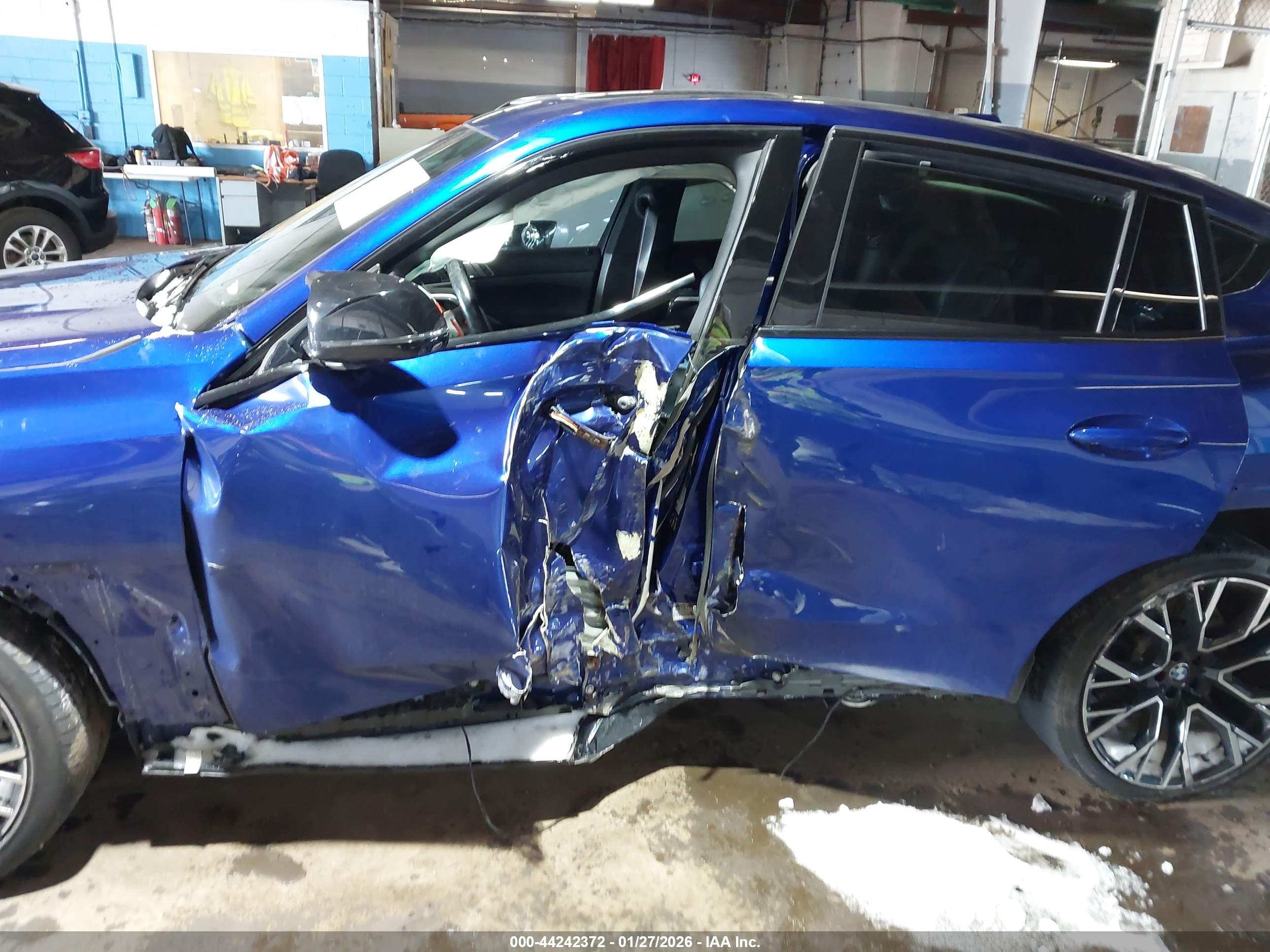BMW X6 image 6
