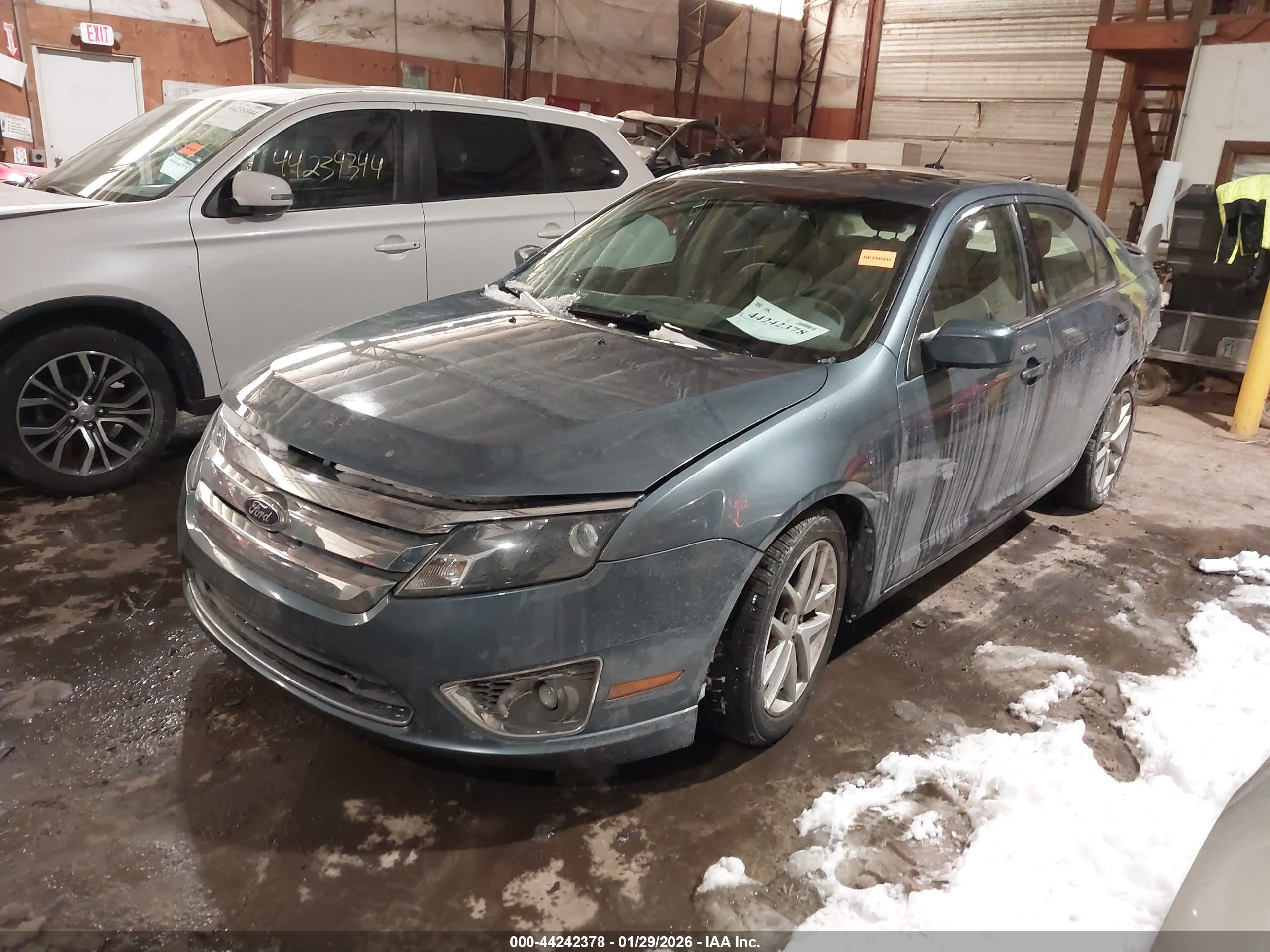 FORD FUSION image 2