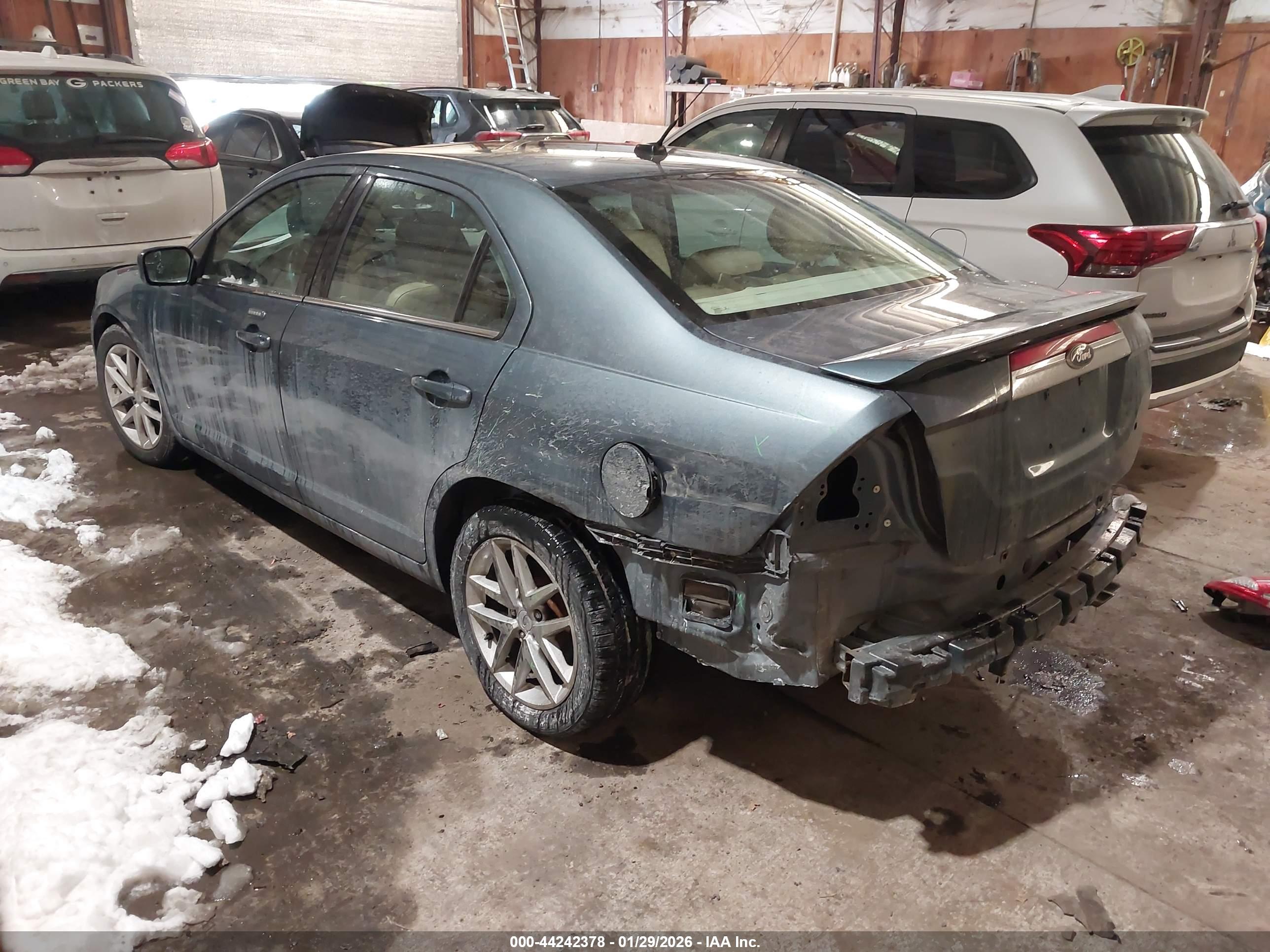 FORD FUSION image 3