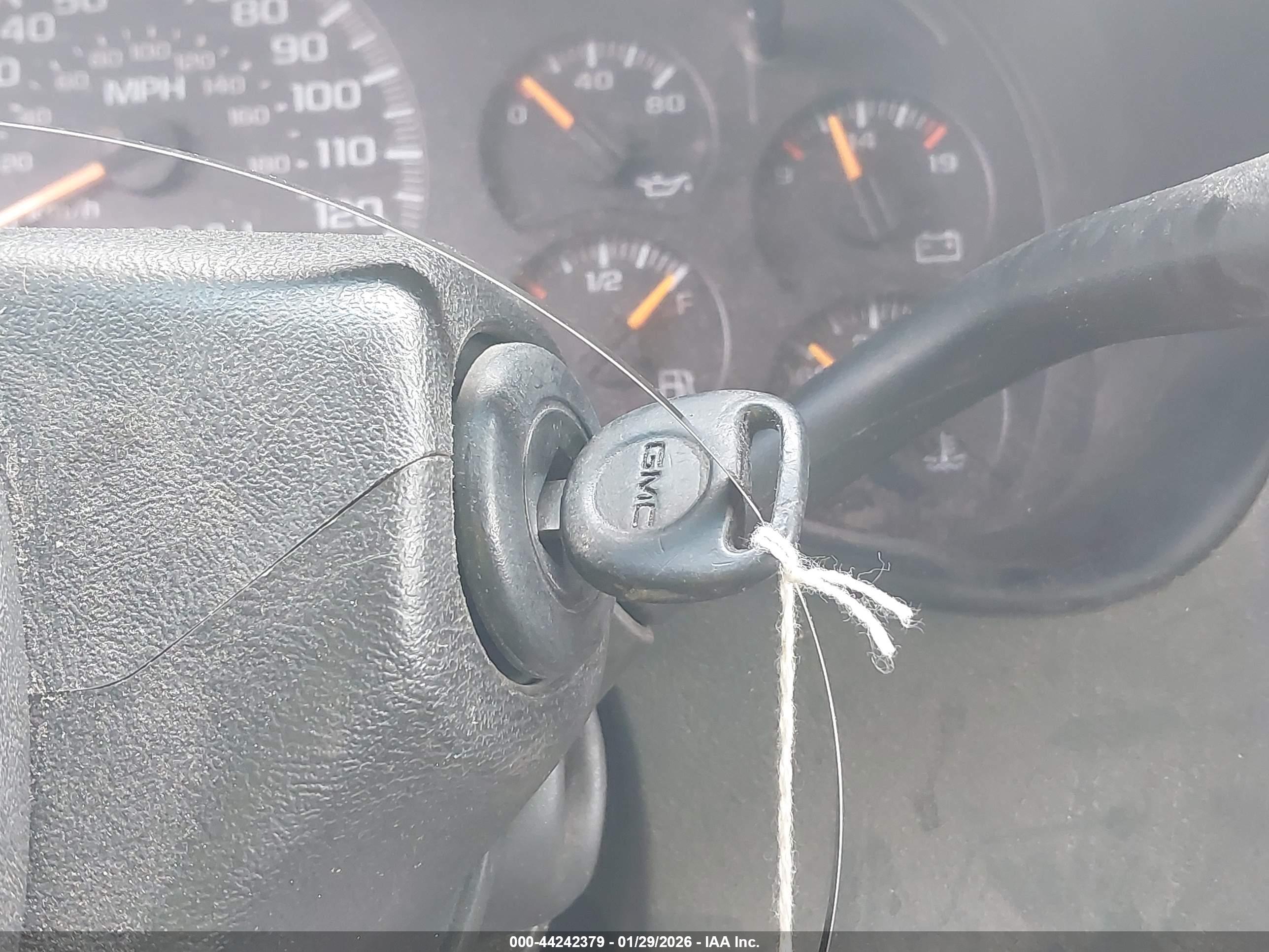 GMC SIERRA image 11