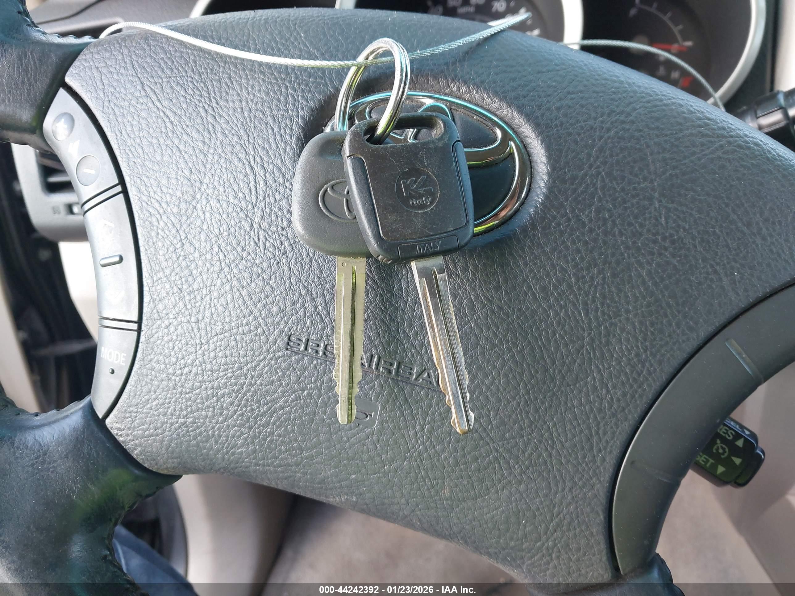 TOYOTA 4RUNNER image 11
