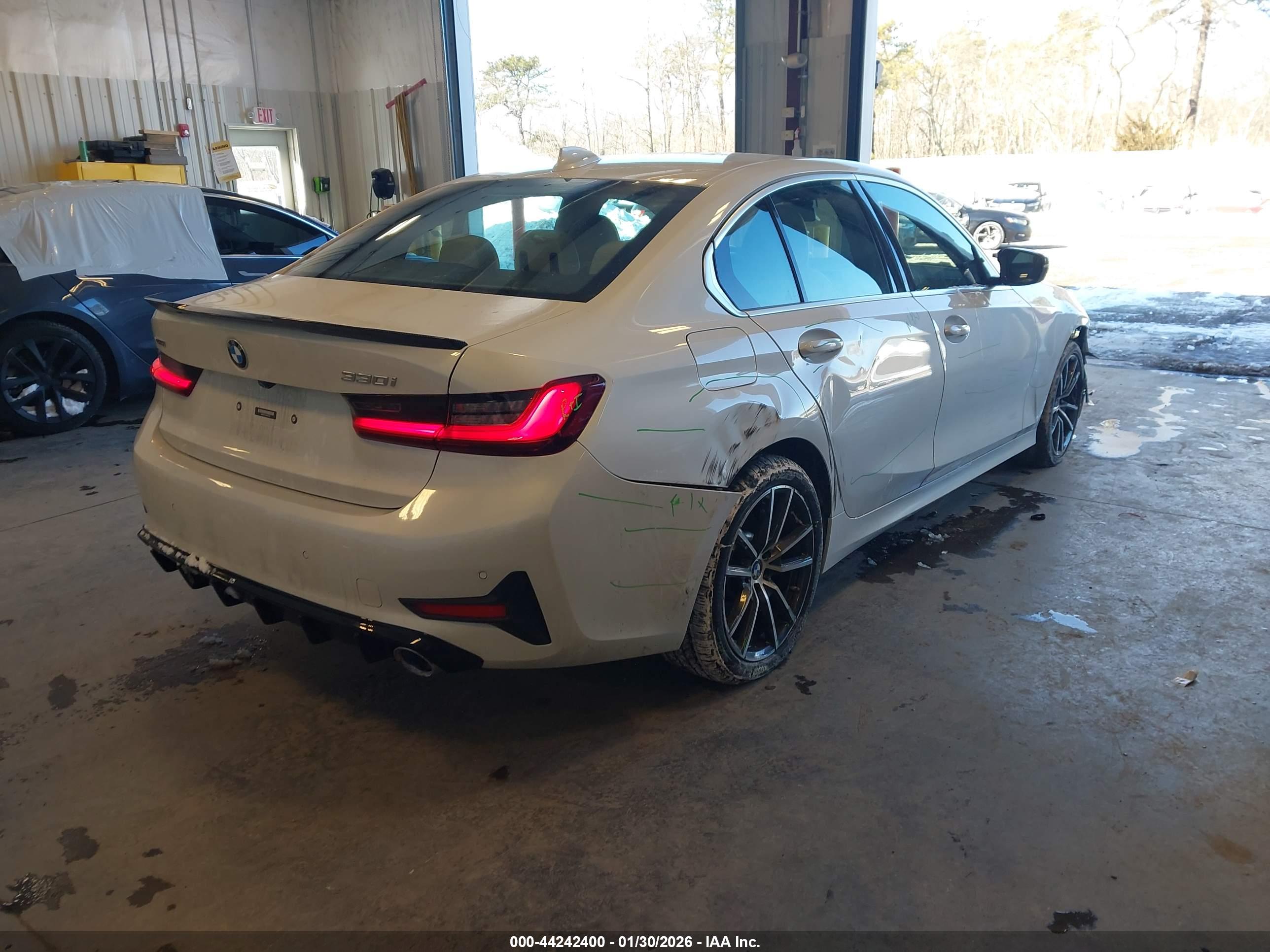 BMW 330I image 4