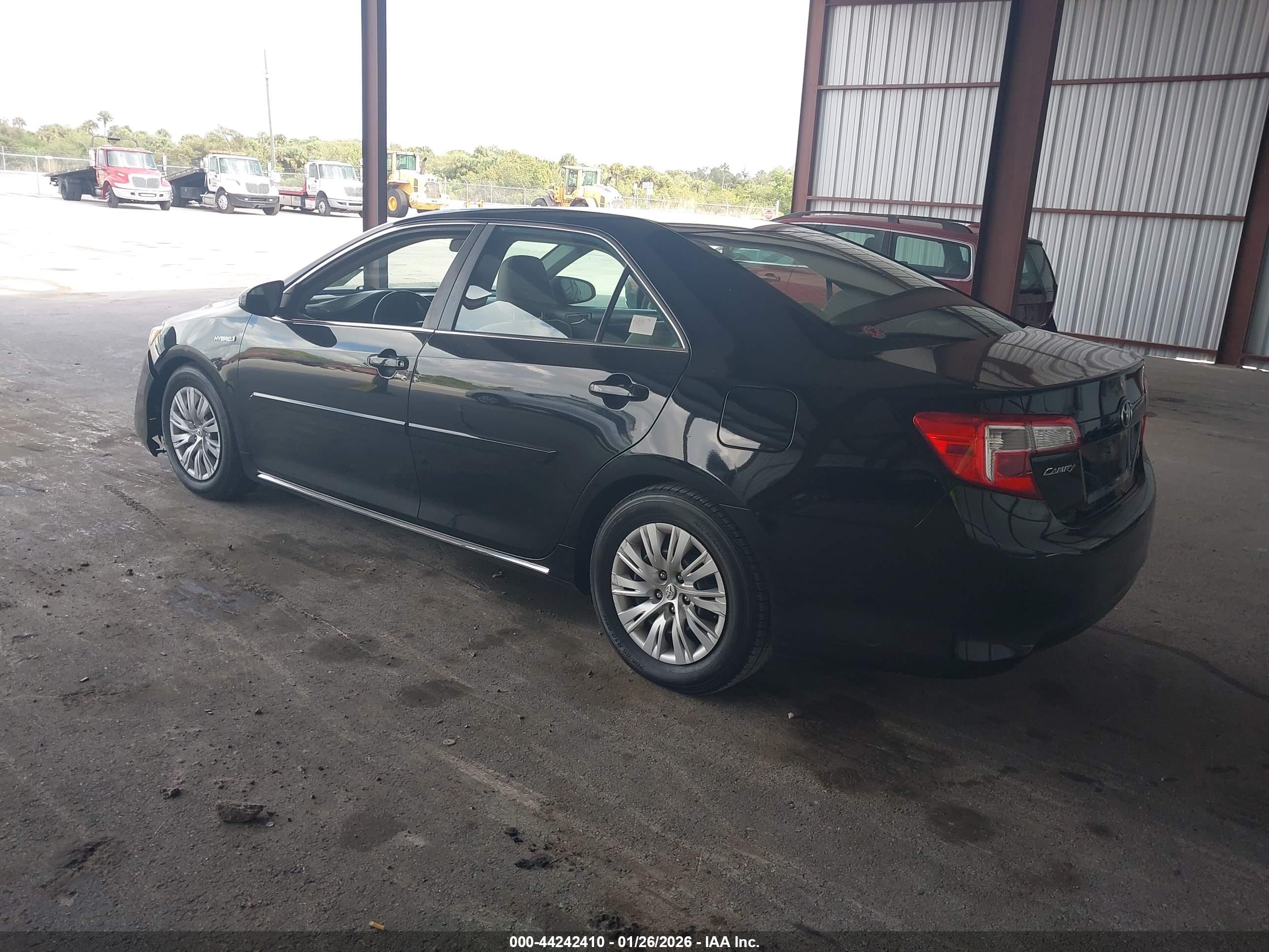 TOYOTA CAMRY image 3