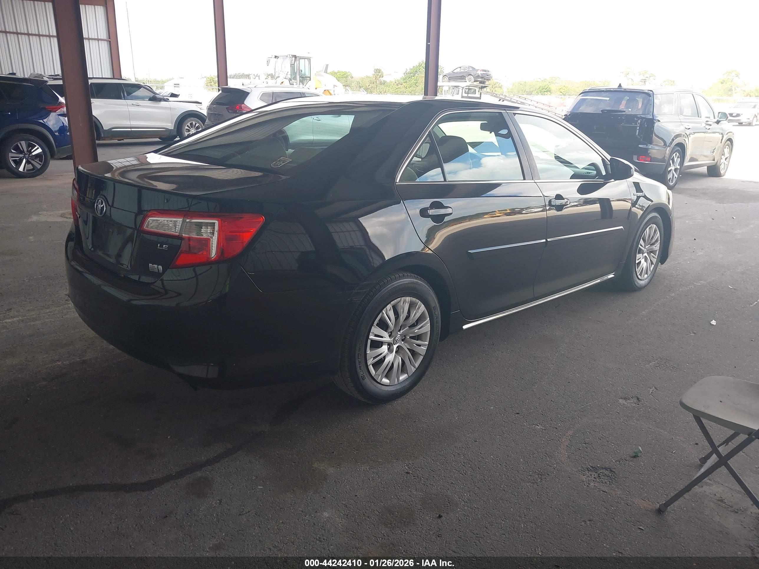 TOYOTA CAMRY image 4
