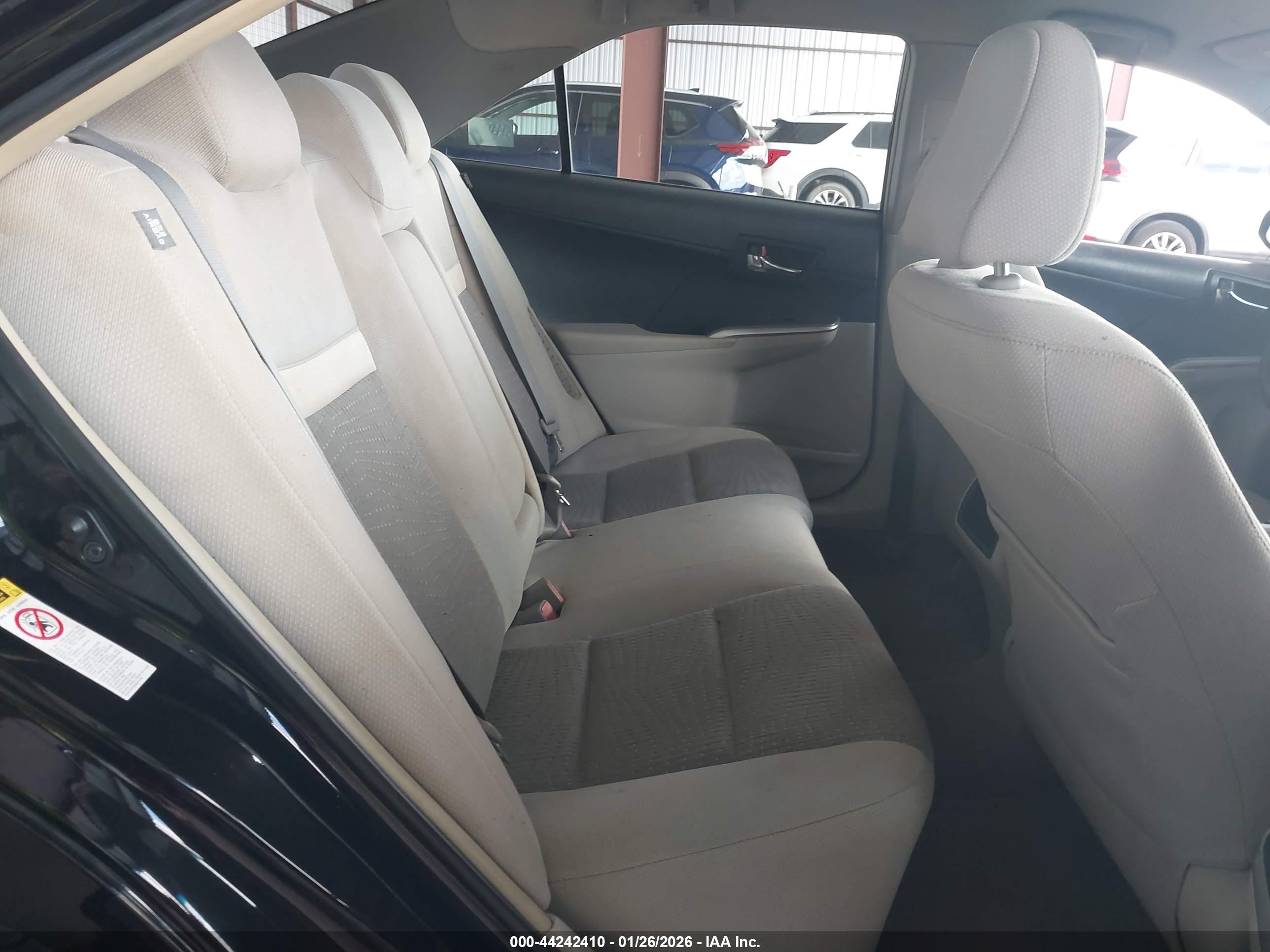 TOYOTA CAMRY image 8