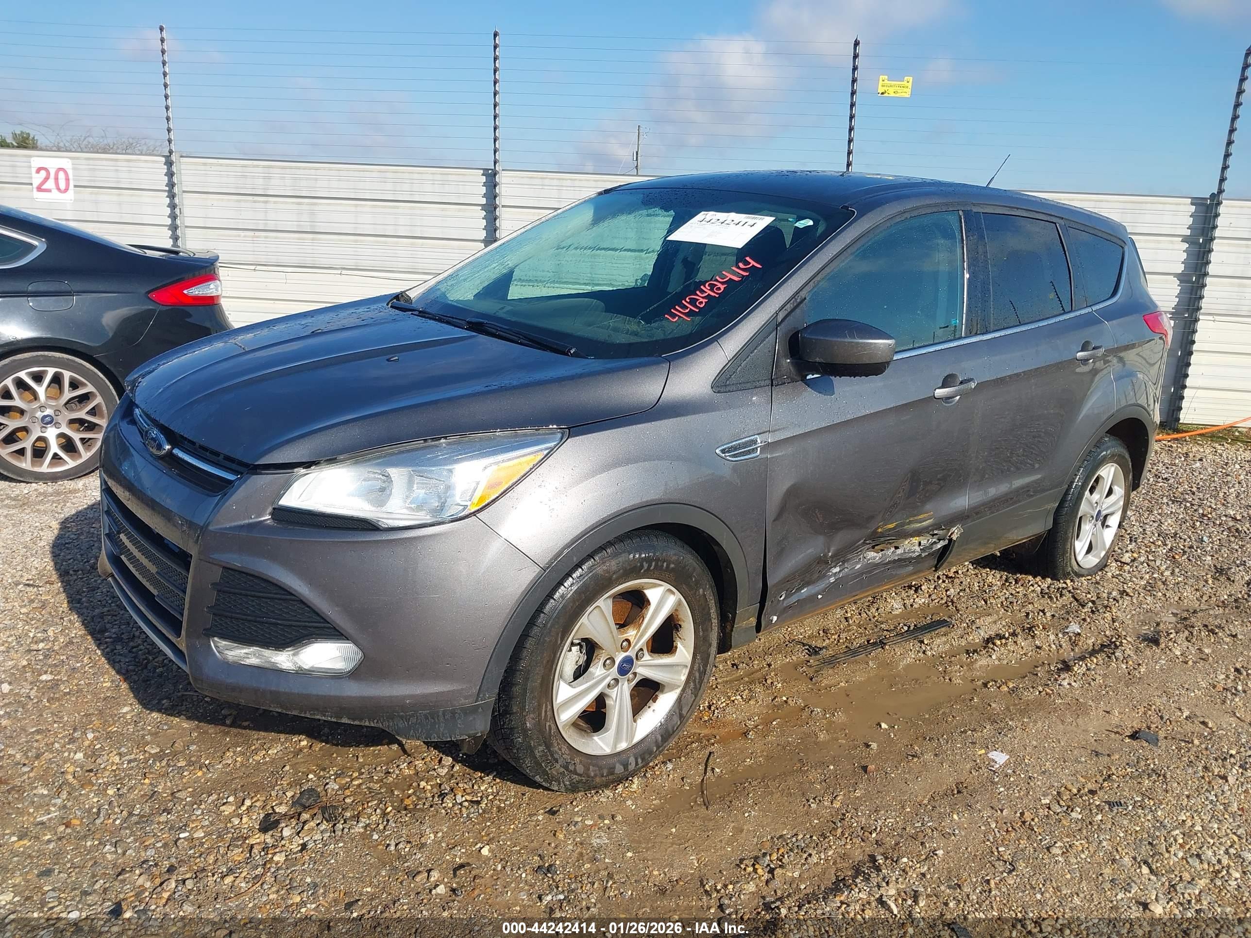 FORD ESCAPE image 2