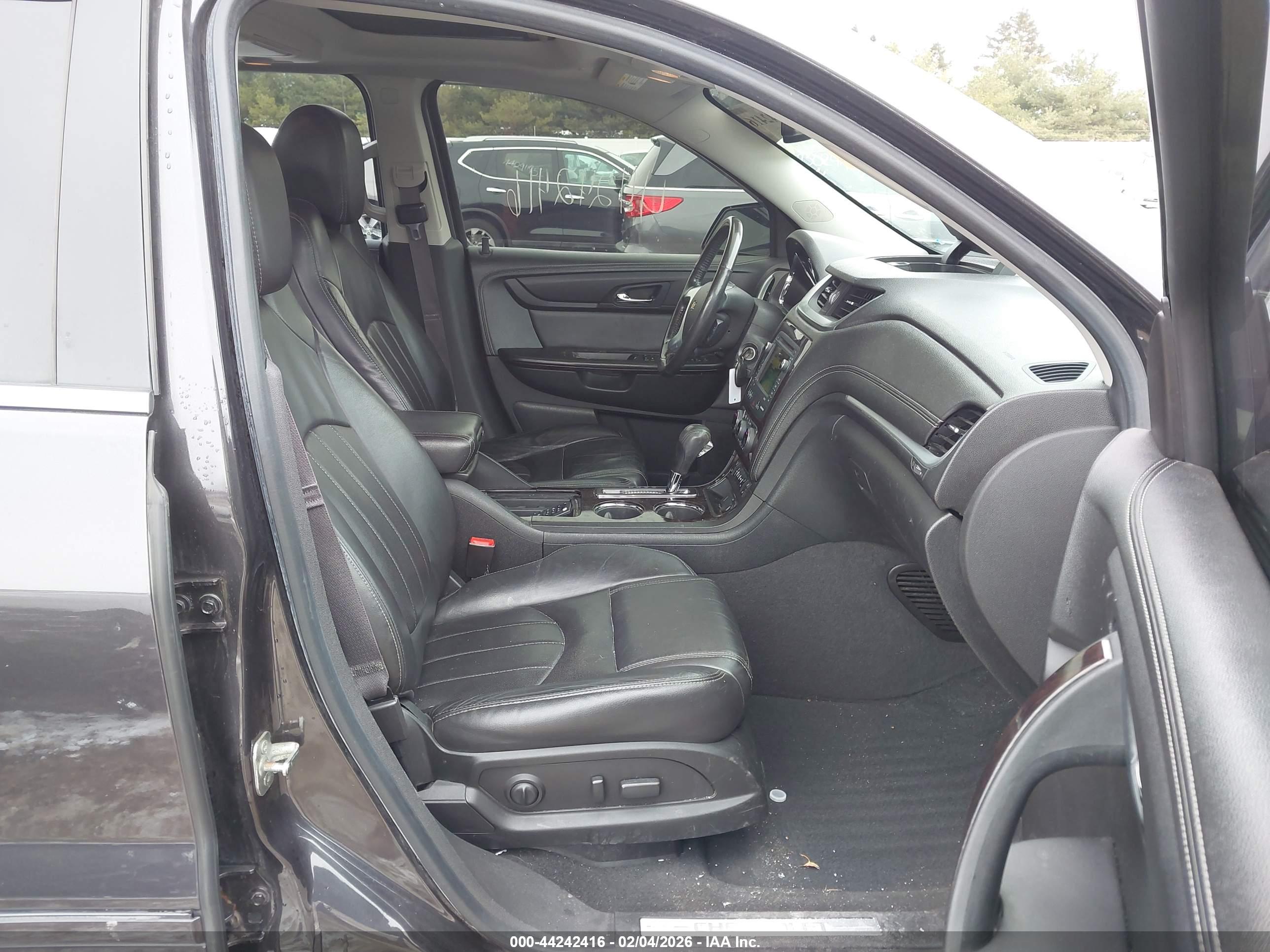 CHEVROLET TRAVERSE image 5