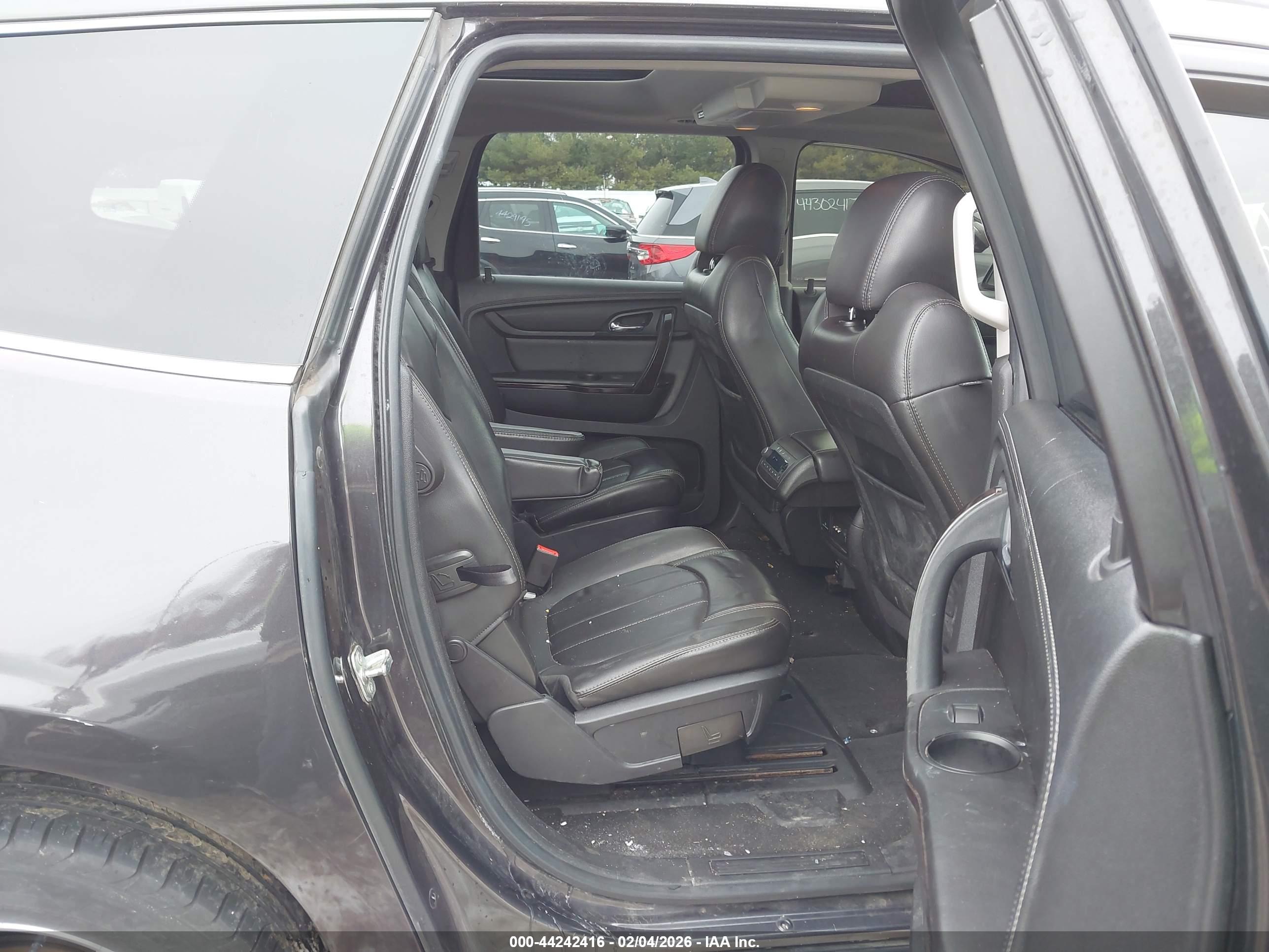 CHEVROLET TRAVERSE image 8