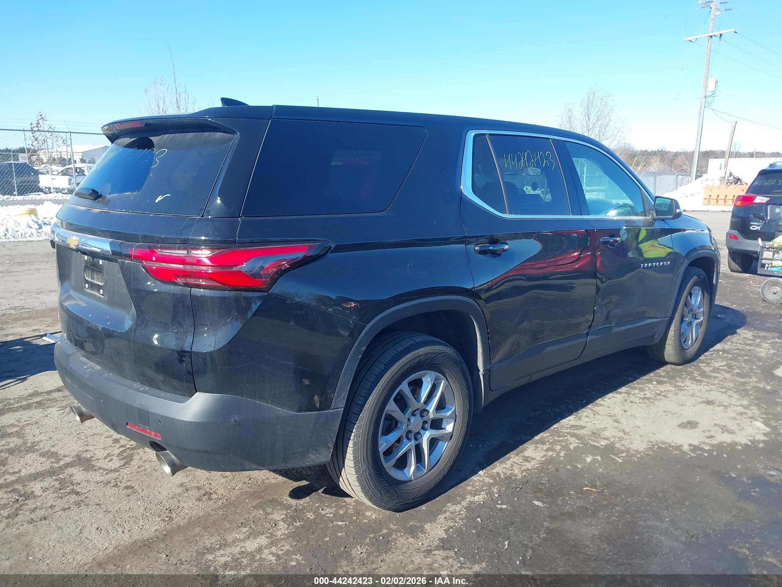 CHEVROLET TRAVERSE image 4