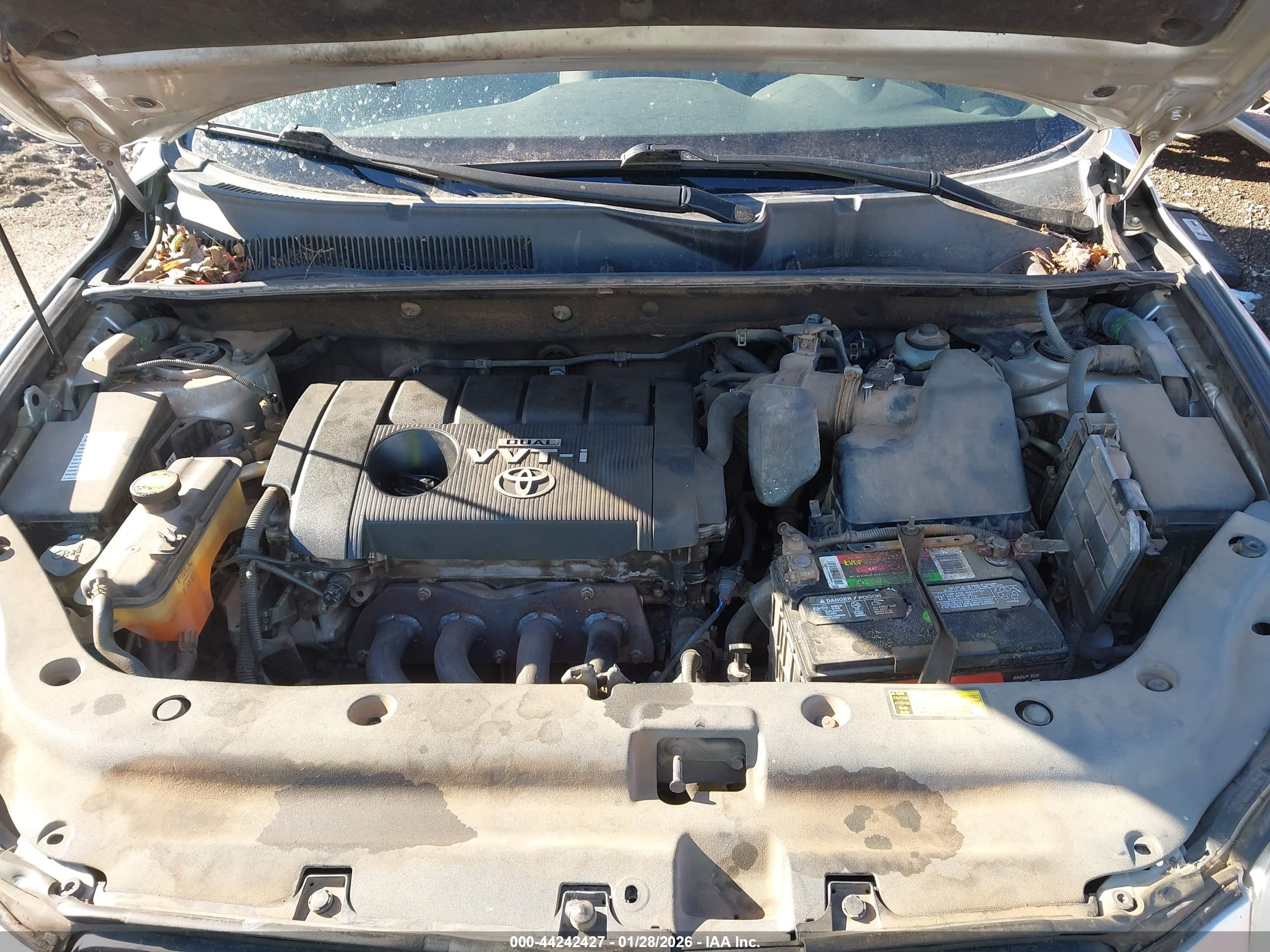 TOYOTA RAV4 image 10