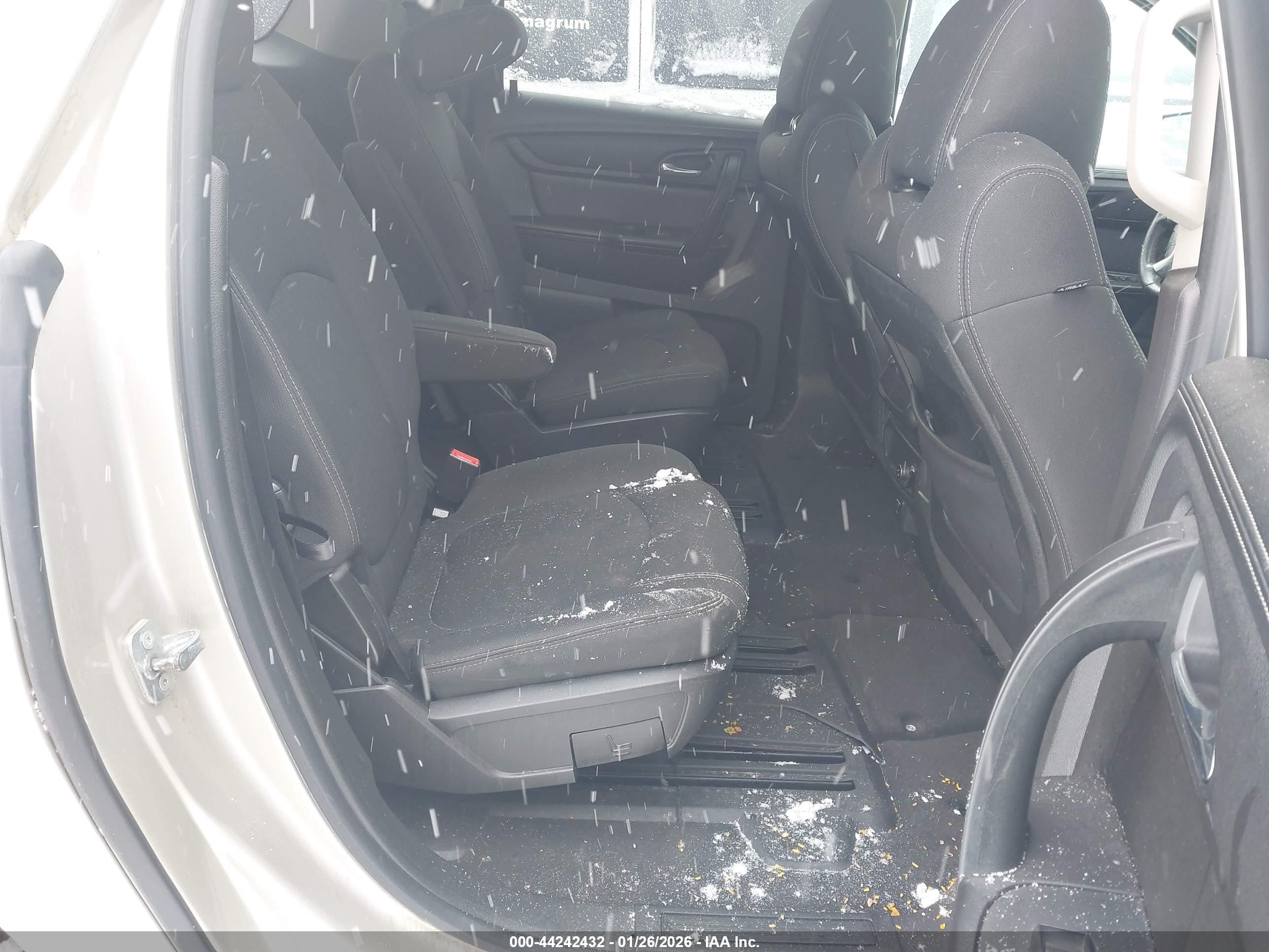 GMC ACADIA image 8
