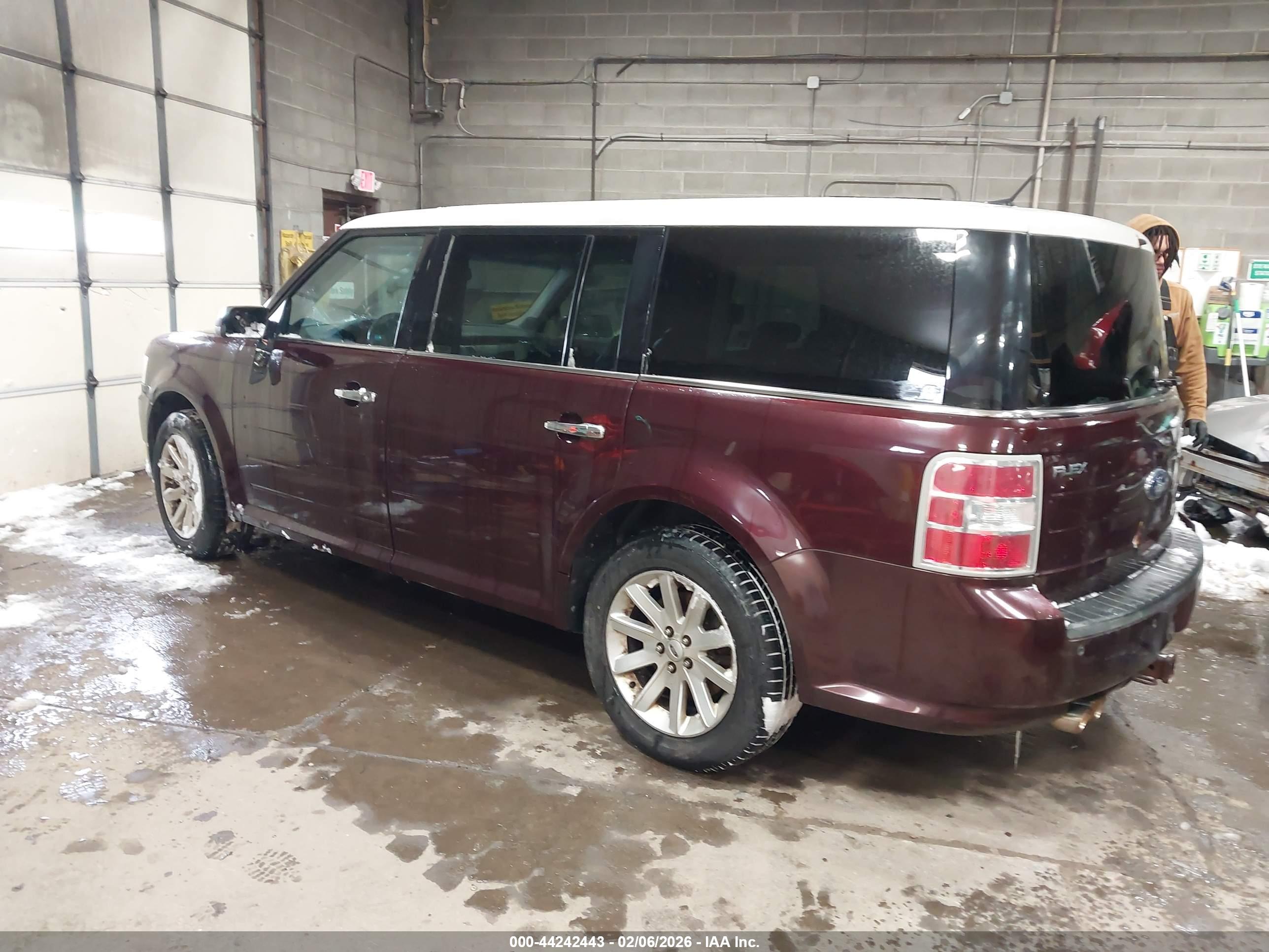 FORD FLEX image 3