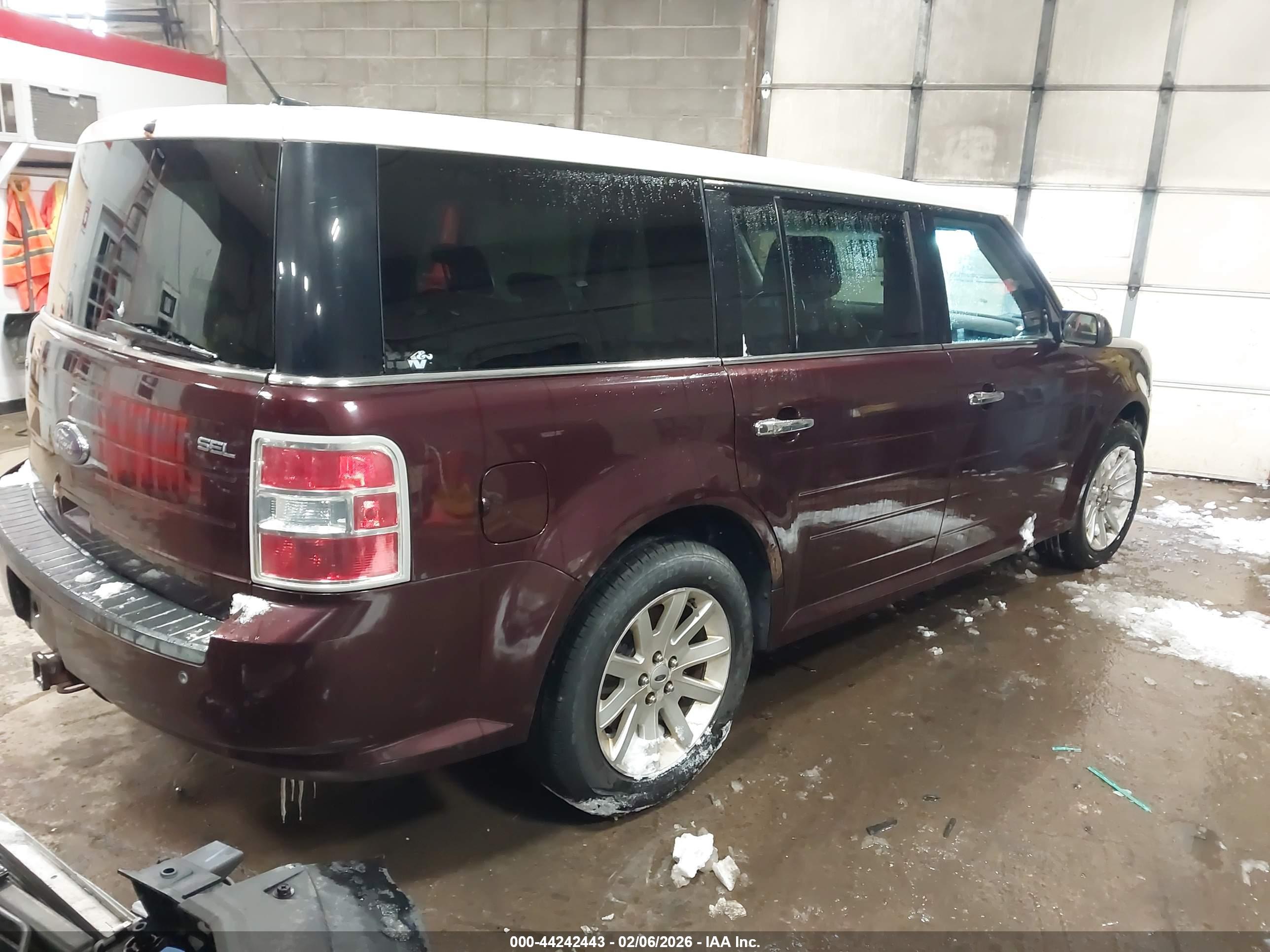 FORD FLEX image 4