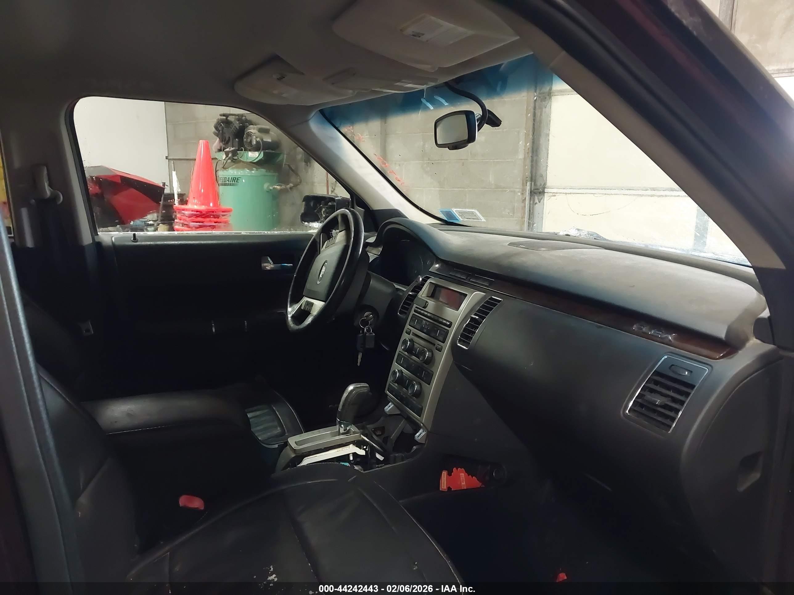 FORD FLEX image 5