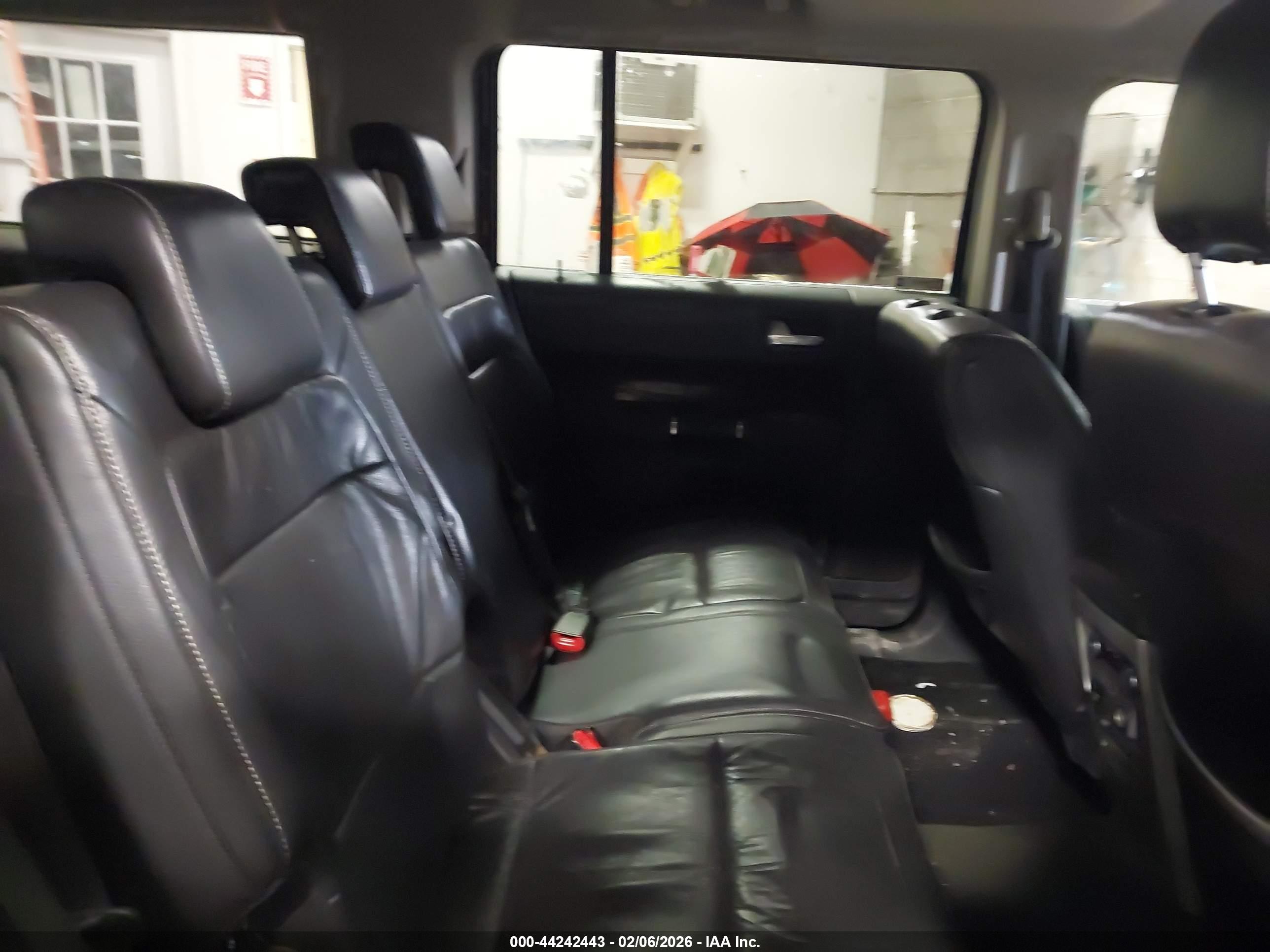 FORD FLEX image 8