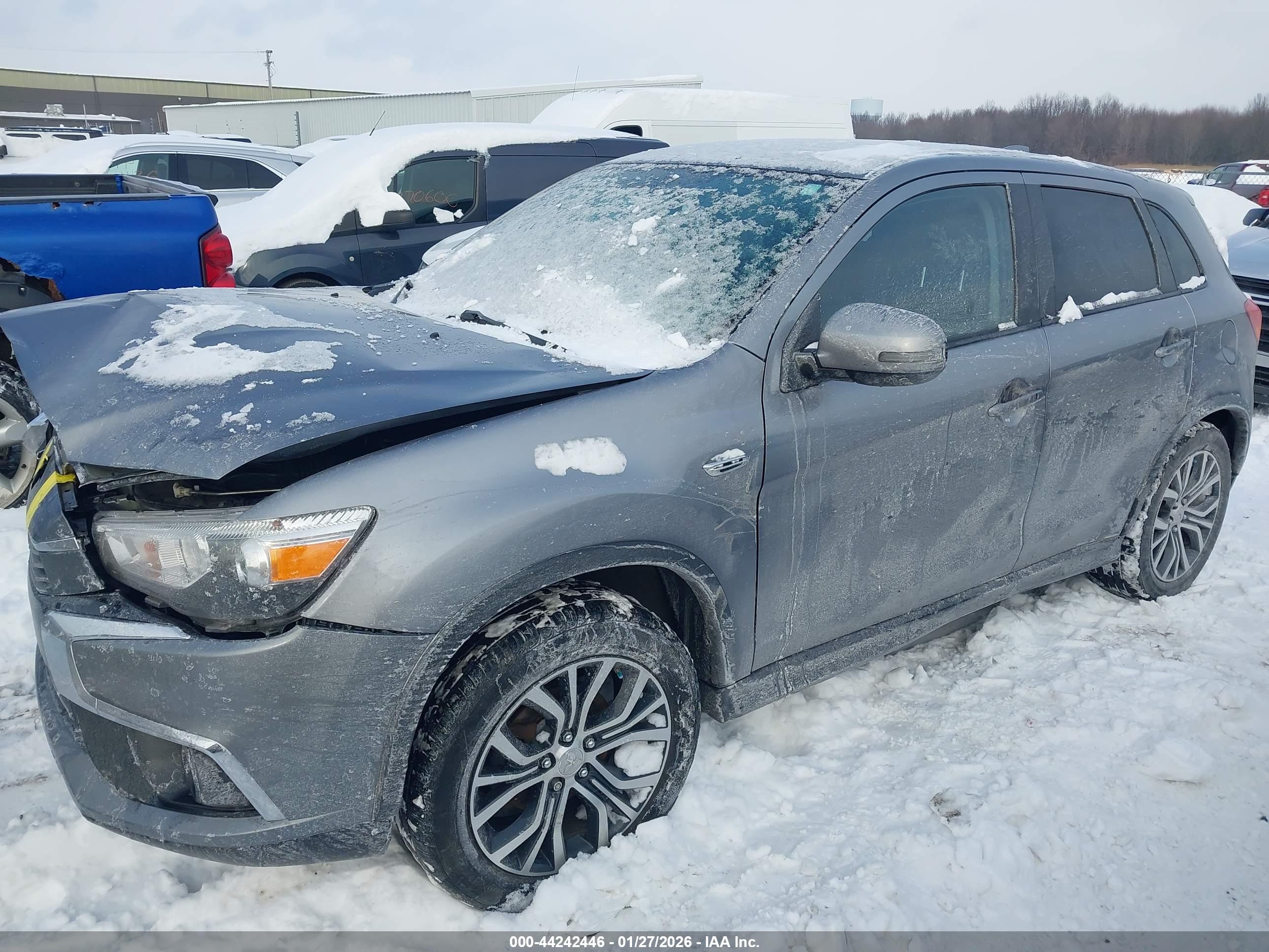 MITSUBISHI OUTLANDER image 2