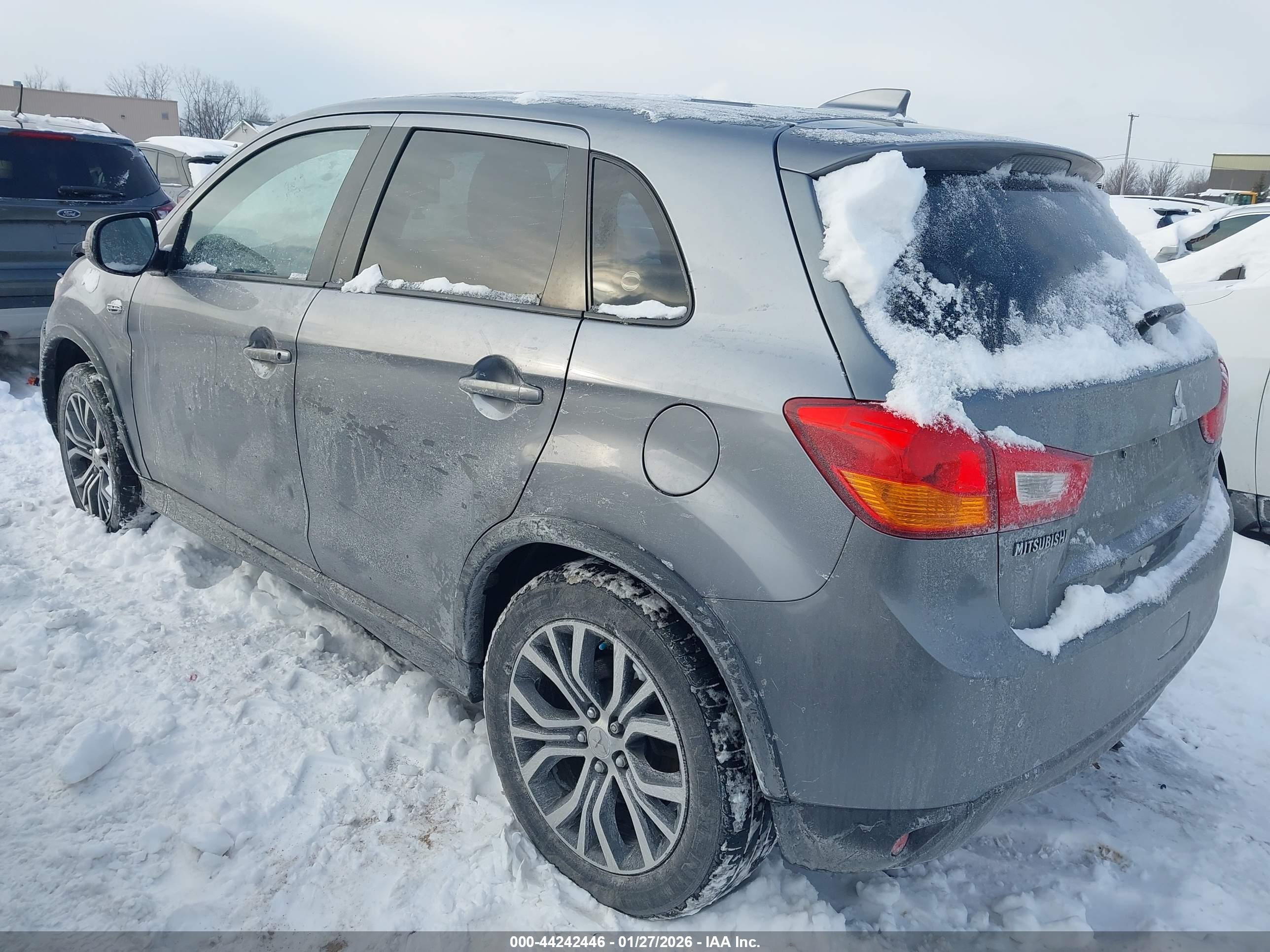 MITSUBISHI OUTLANDER image 3