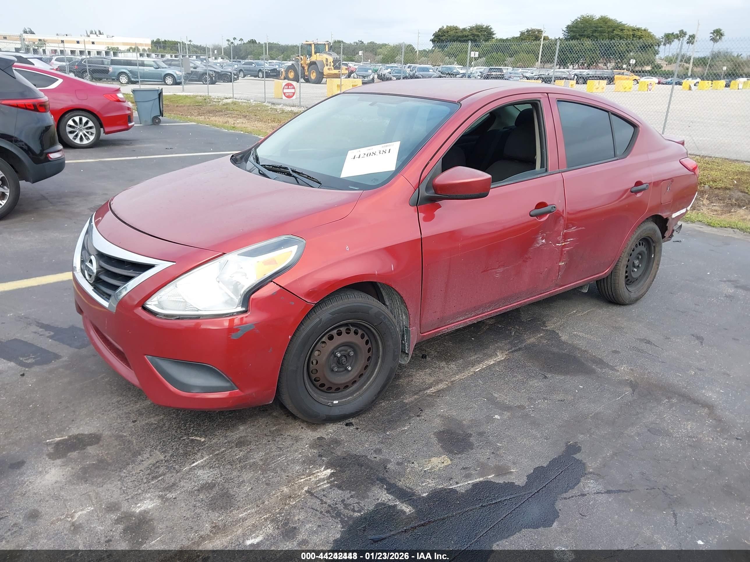 NISSAN VERSA image 2