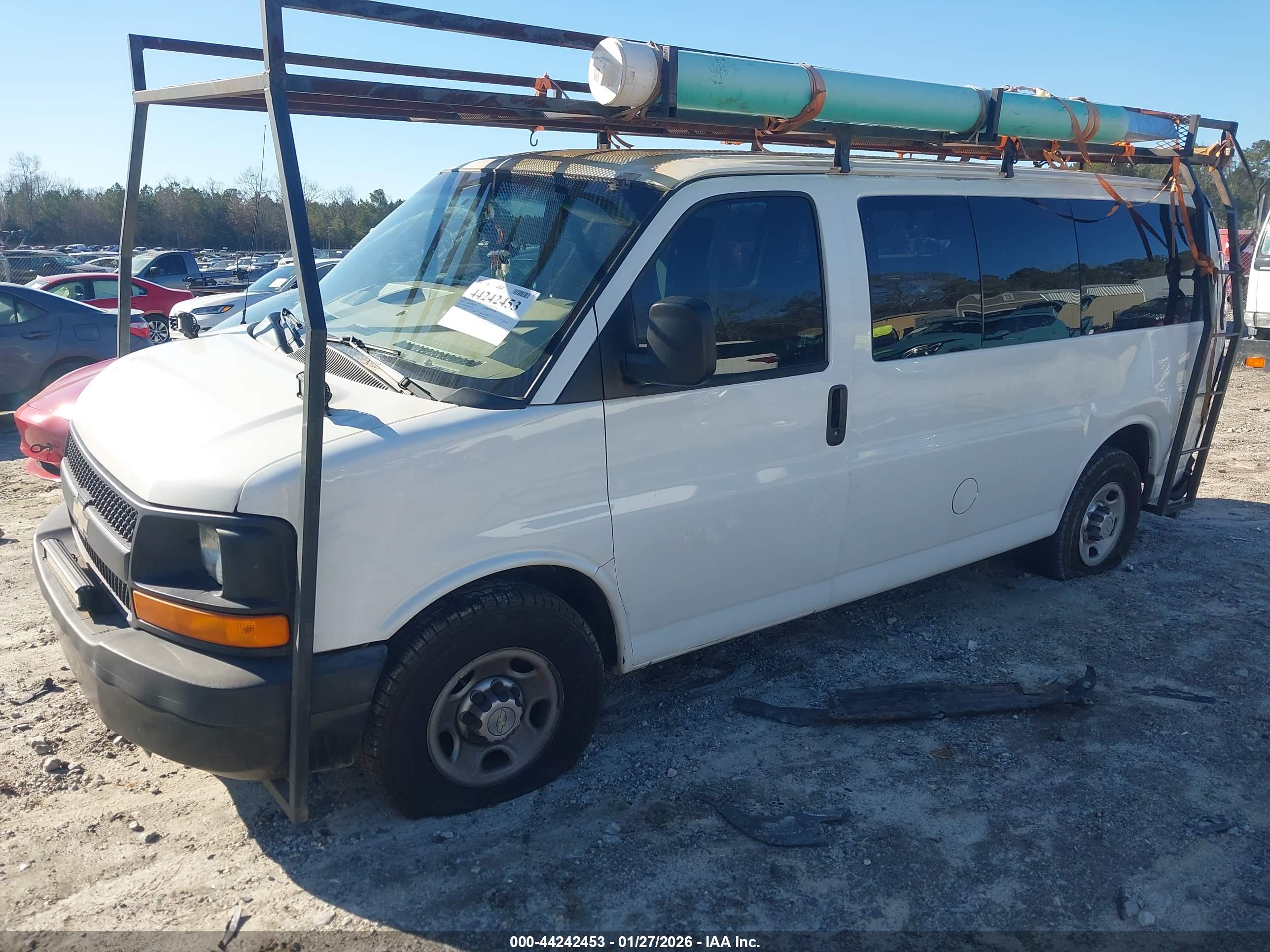 CHEVROLET EXPRESS image 2