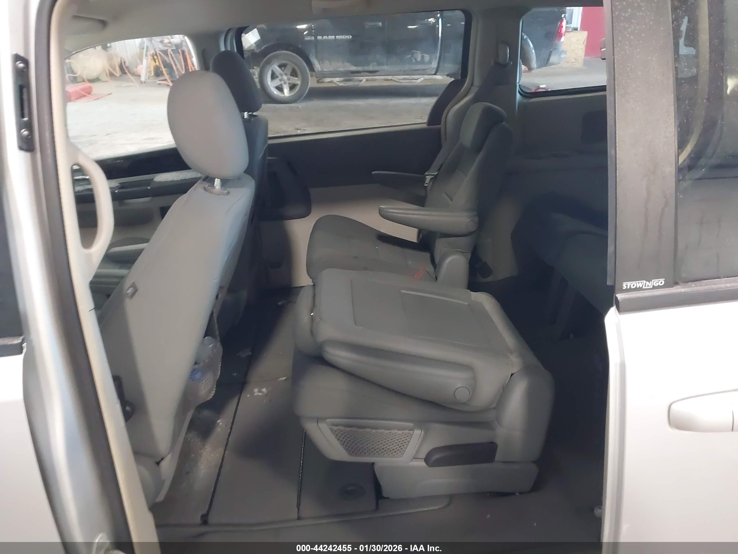 DODGE GRAND image 8