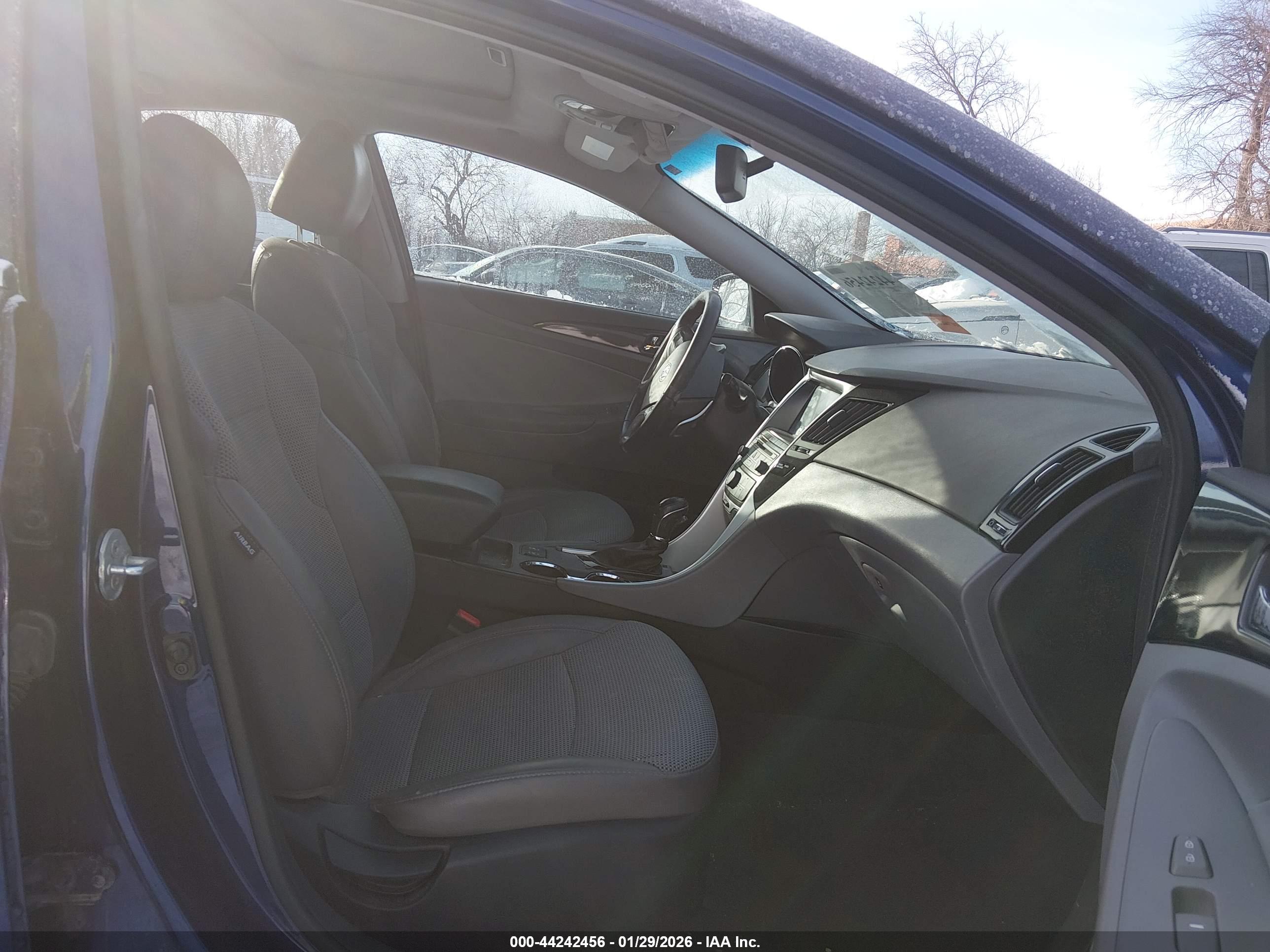 HYUNDAI SONATA image 5