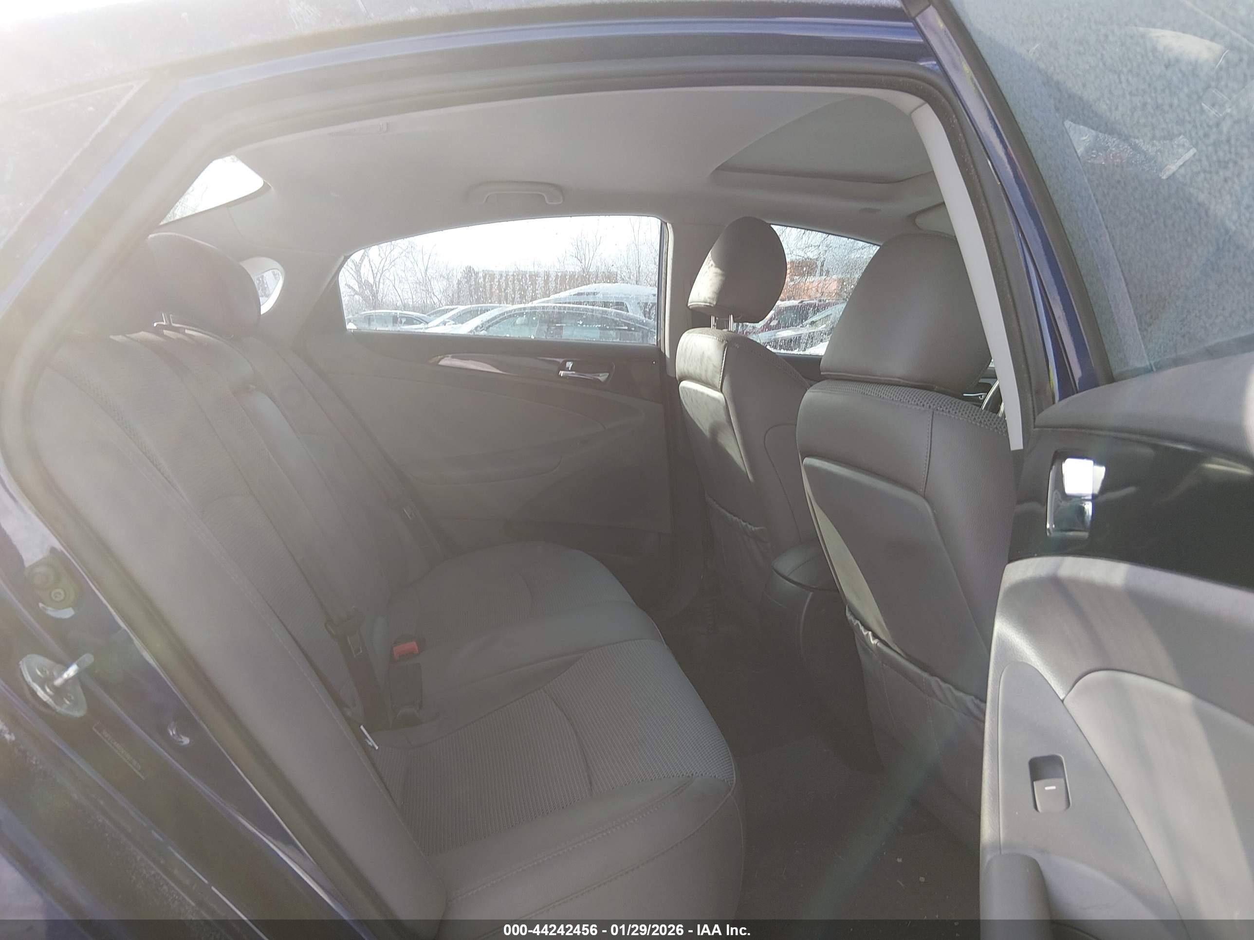 HYUNDAI SONATA image 8