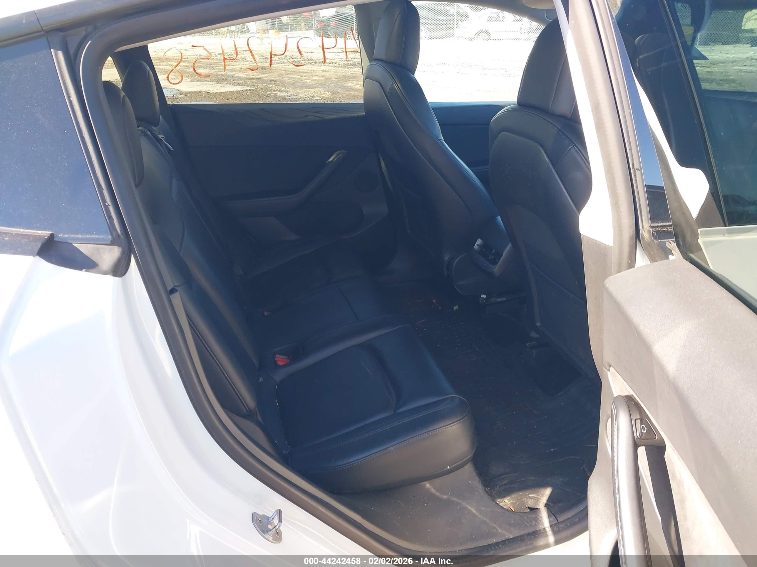 TESLA MODEL image 8