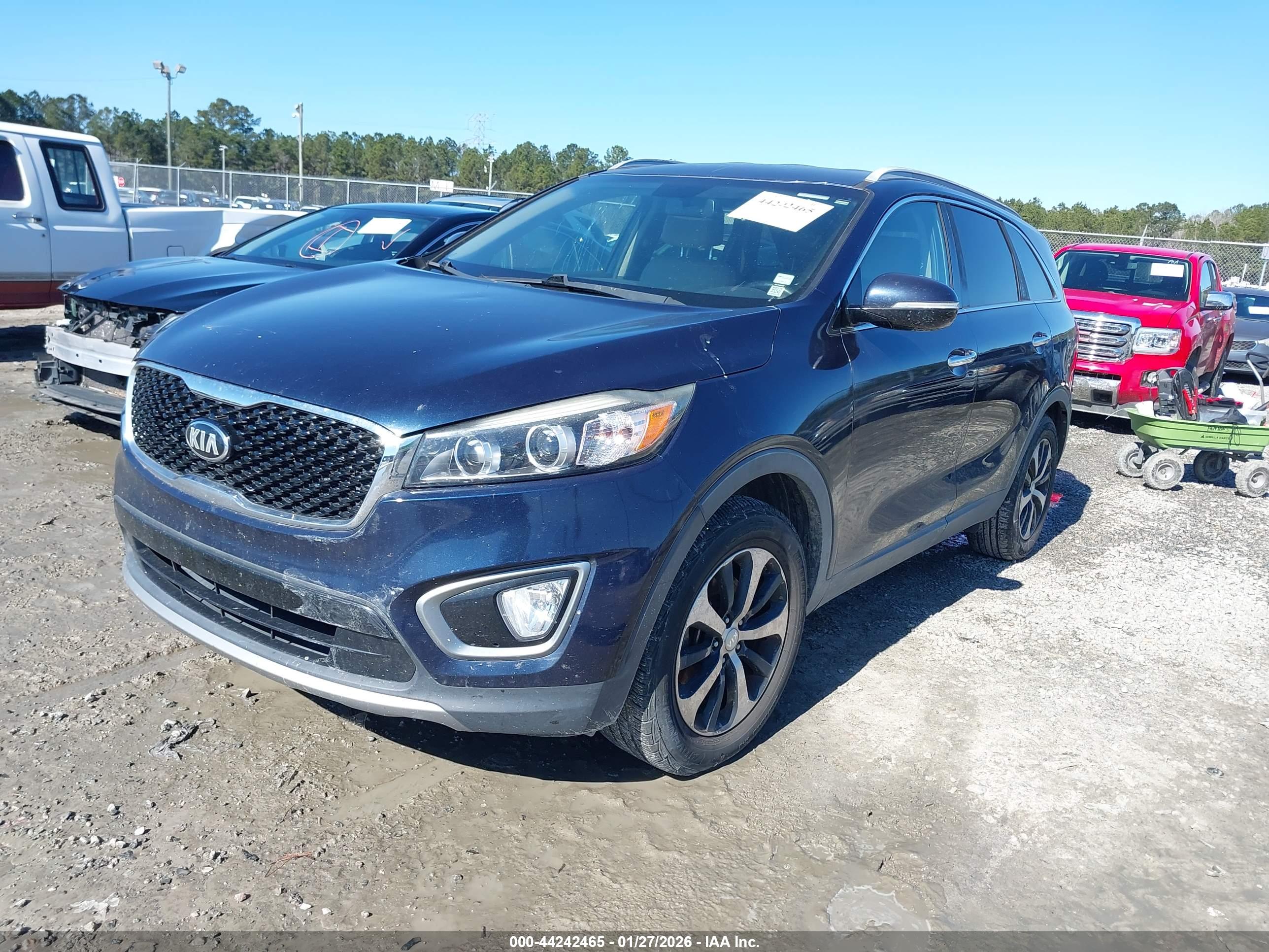 KIA SORENTO image 2