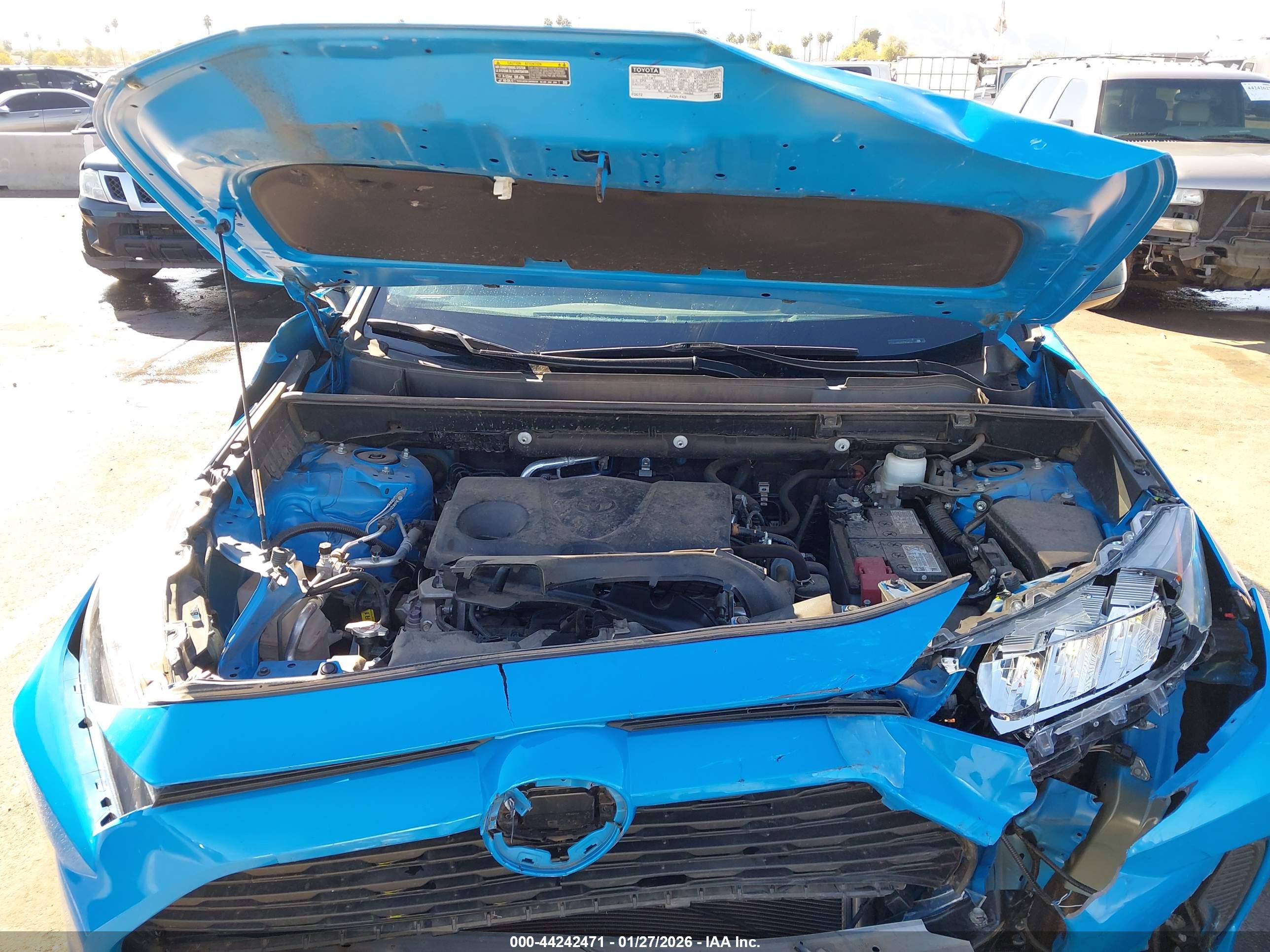 TOYOTA RAV4 image 10