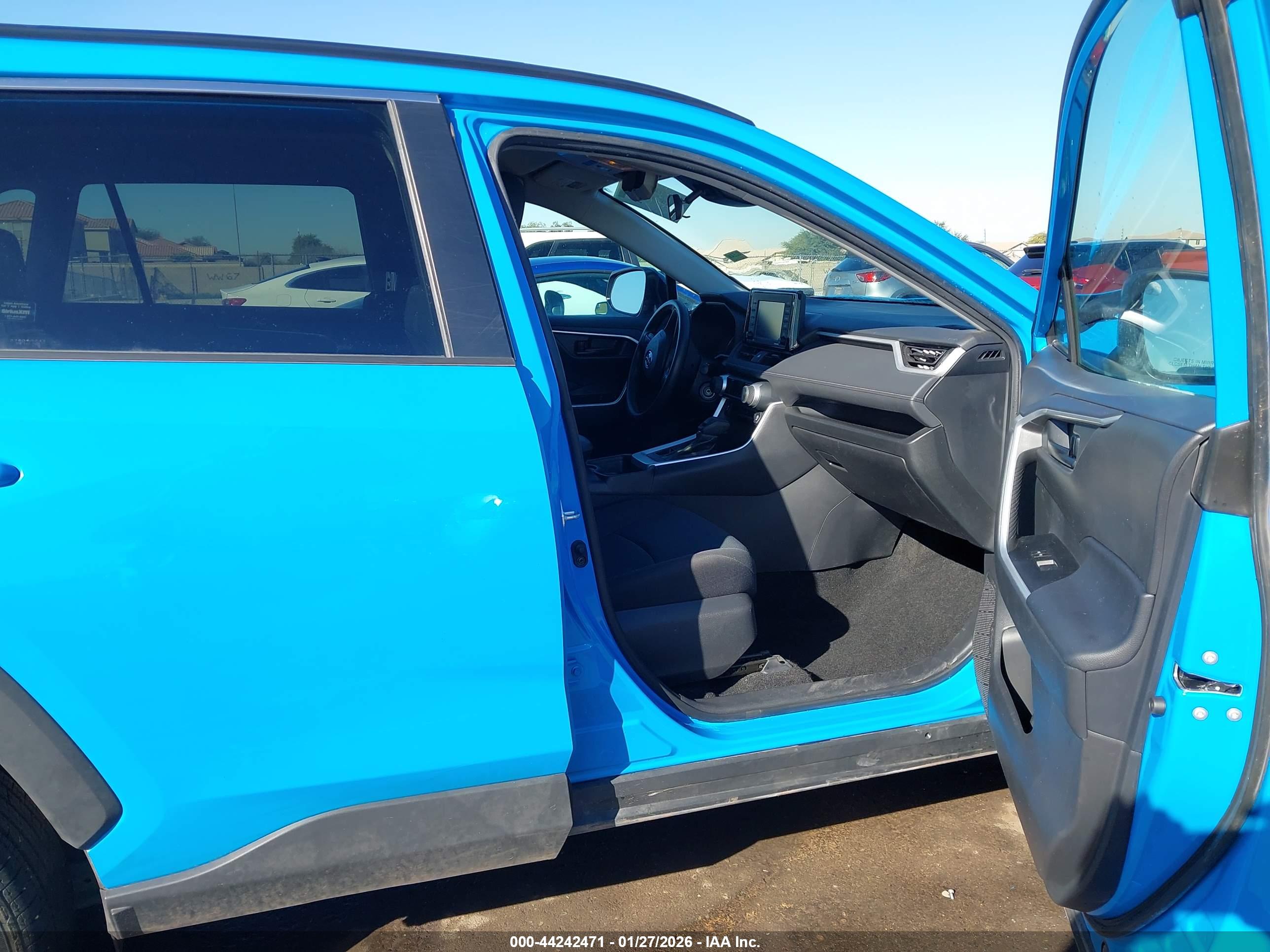 TOYOTA RAV4 image 5