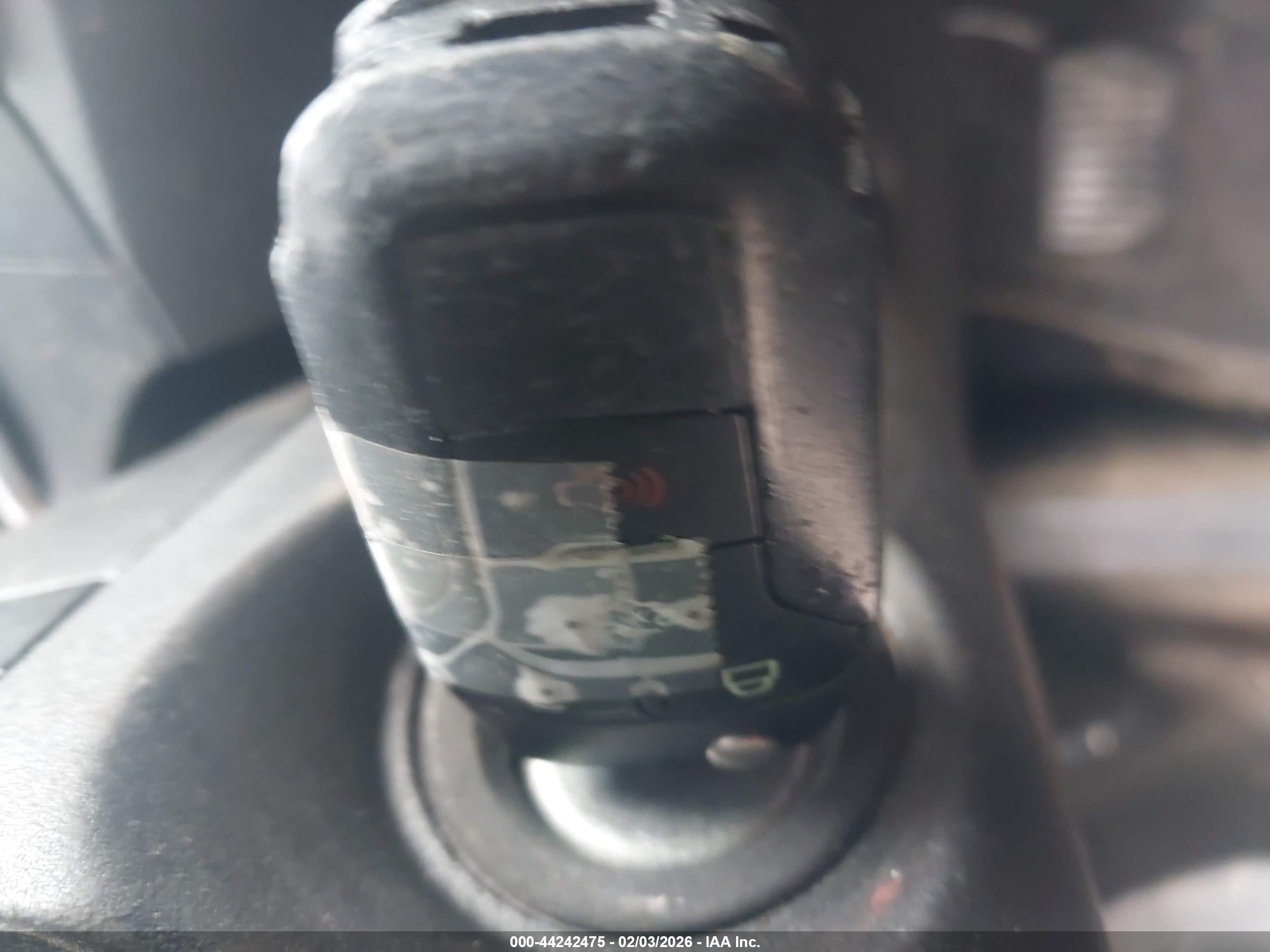 FORD FUSION image 11