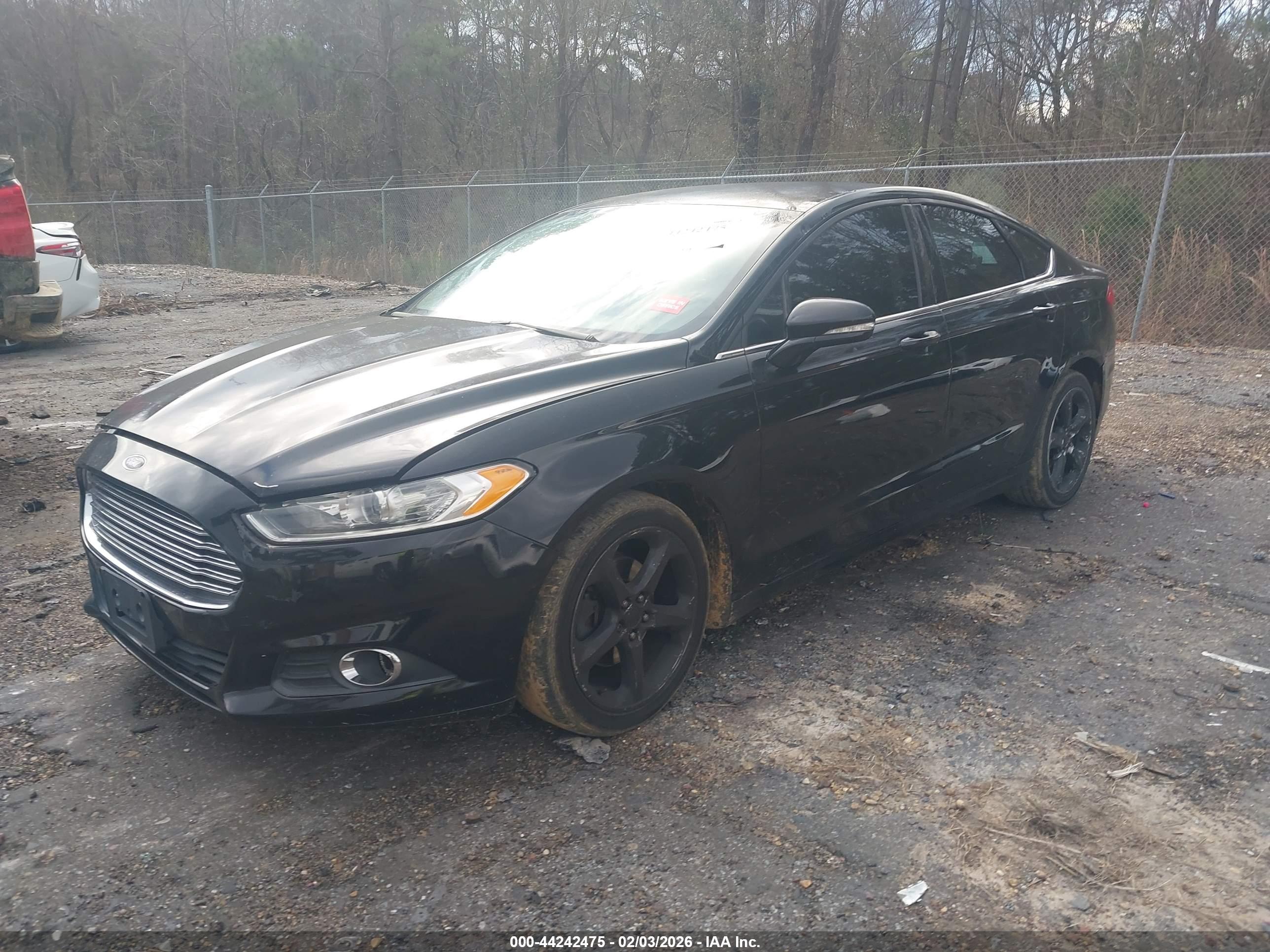FORD FUSION image 2