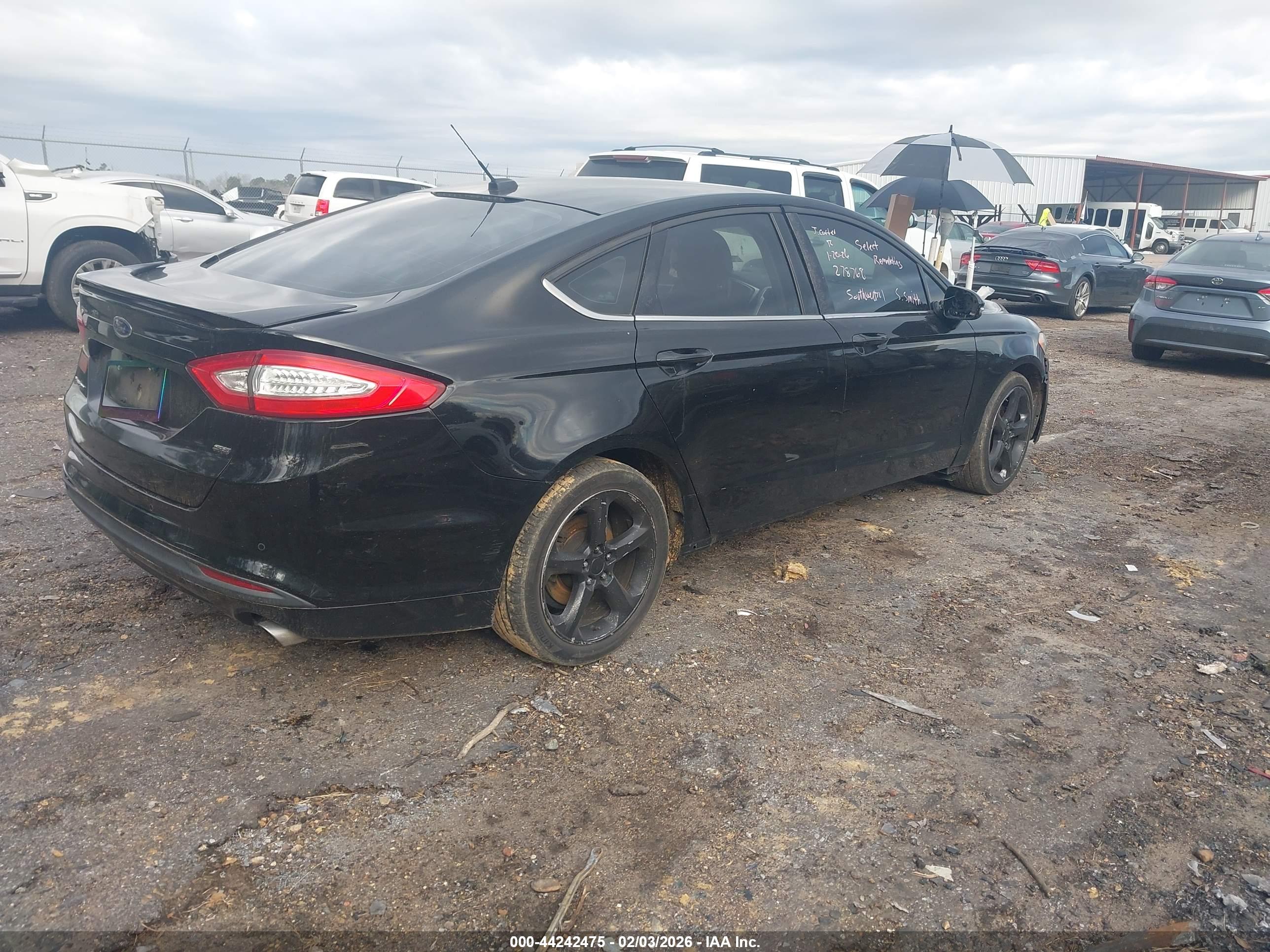 FORD FUSION image 4
