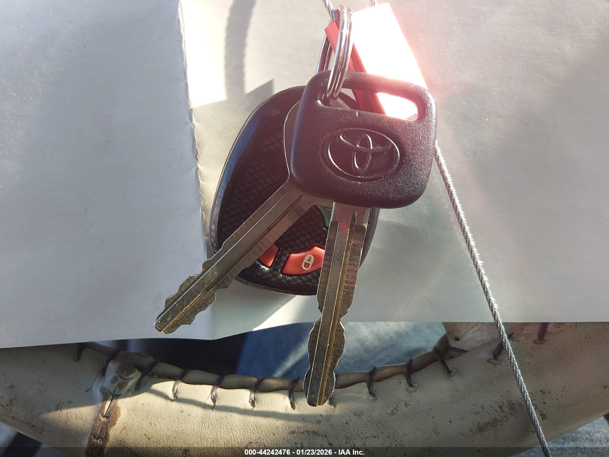 TOYOTA AVALON image 11