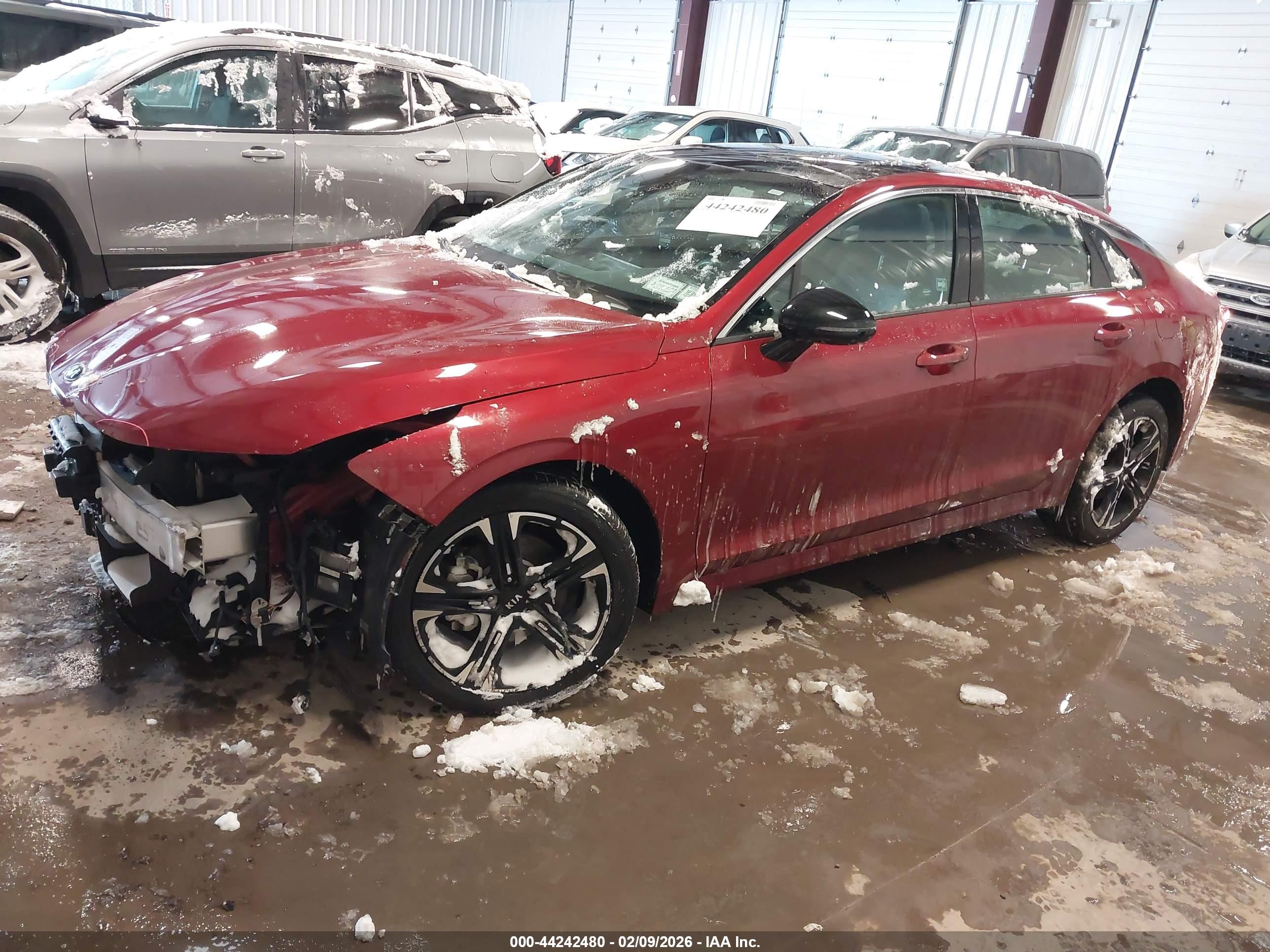 KIA K5 image 2