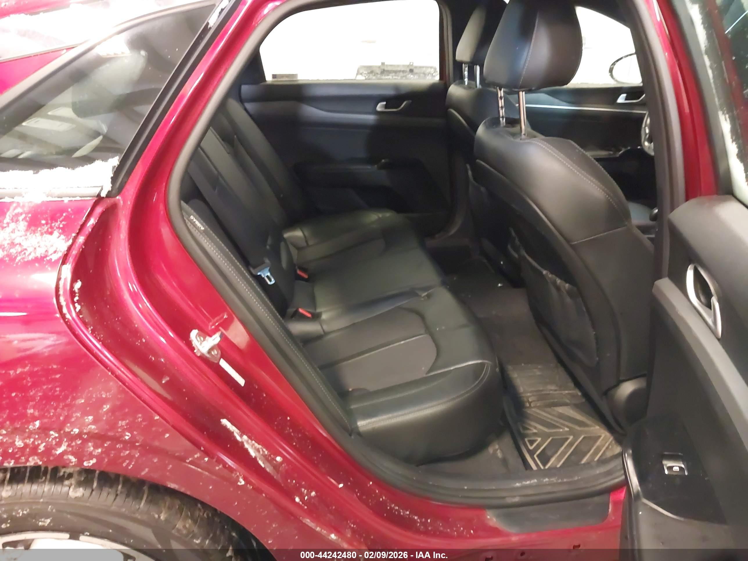 KIA K5 image 8