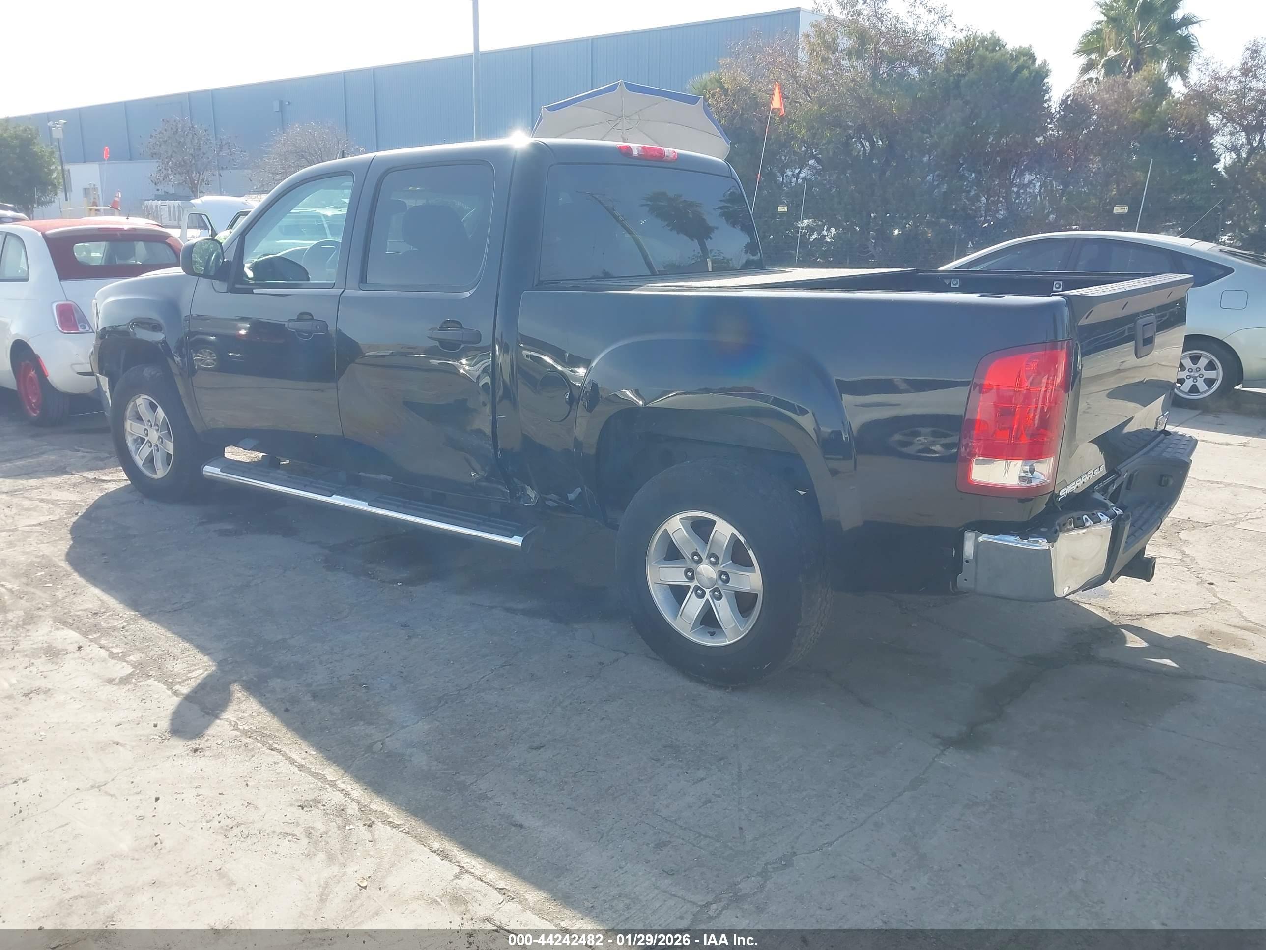 GMC SIERRA image 3